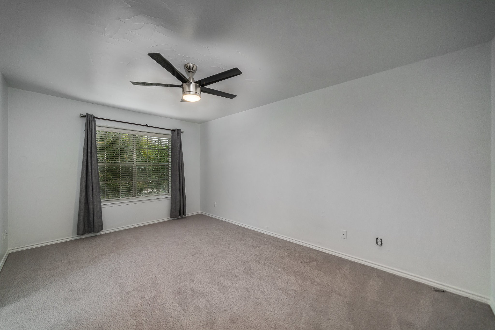 2815 Welborn Street Dallas TX 75219
