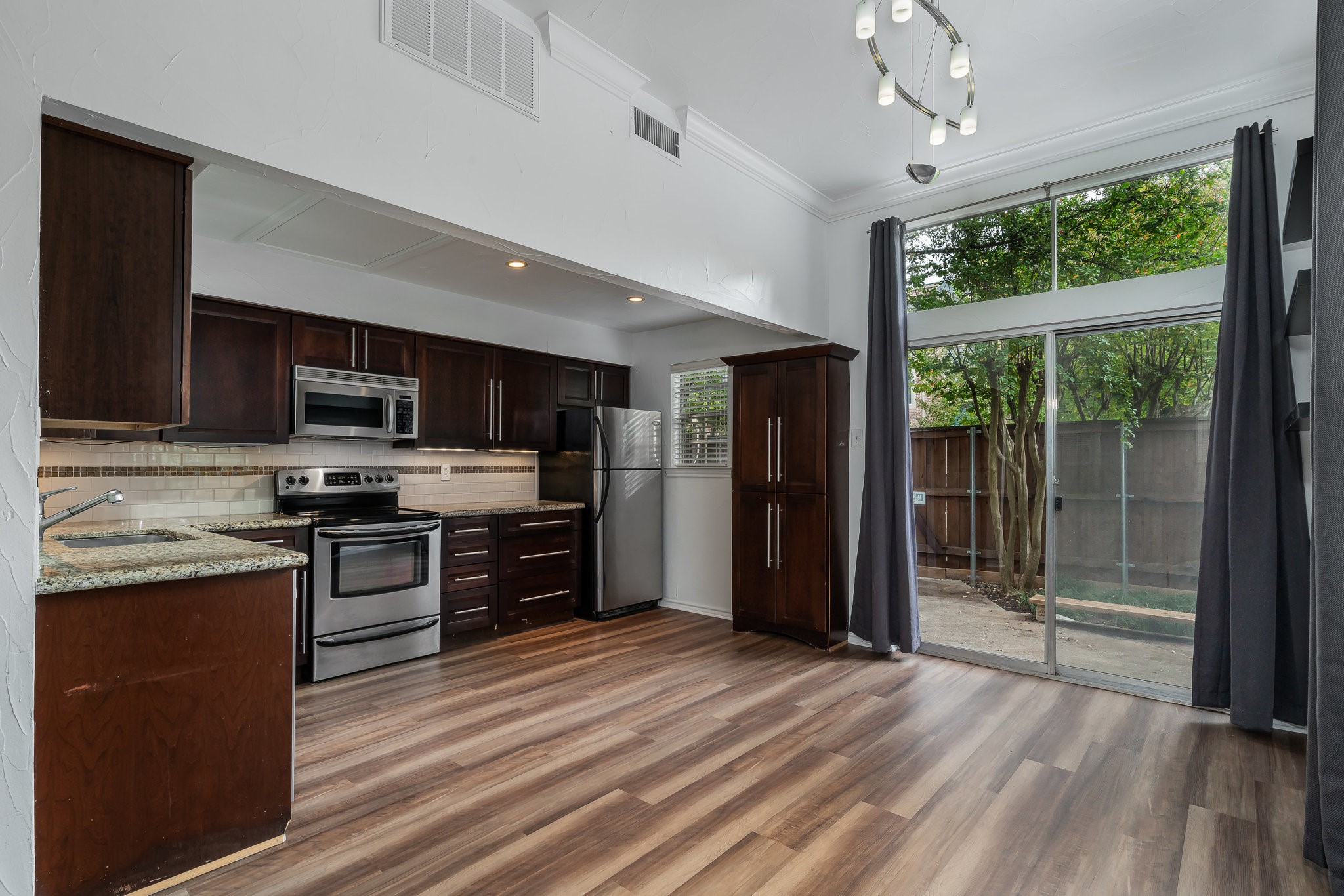 2815 Welborn Street Dallas TX 75219