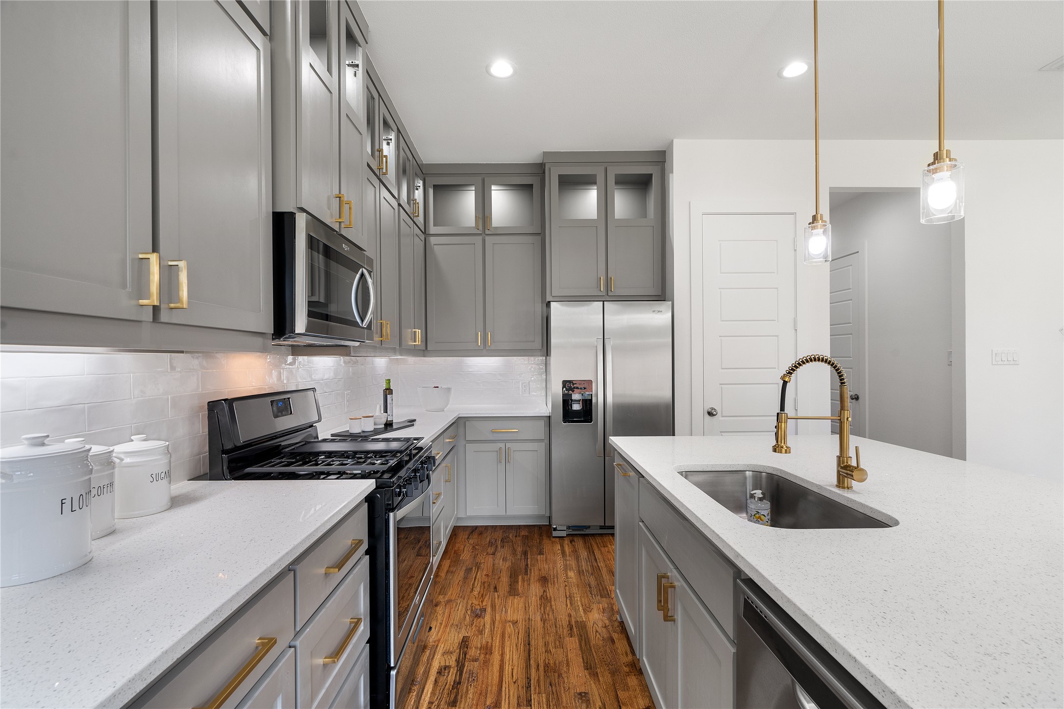 907 Saint George Place Desoto TX 75115