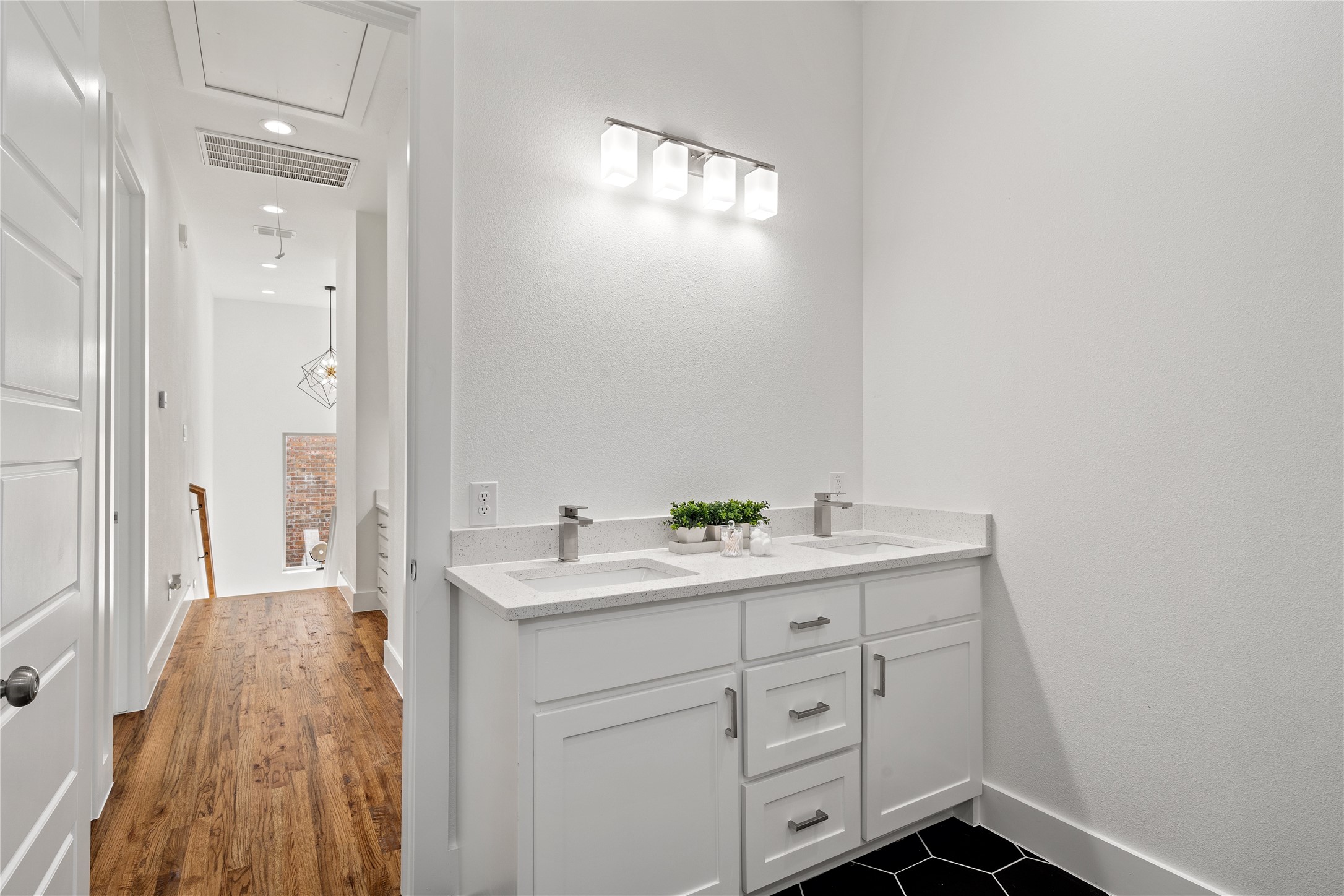 907 Saint George Place Desoto TX 75115