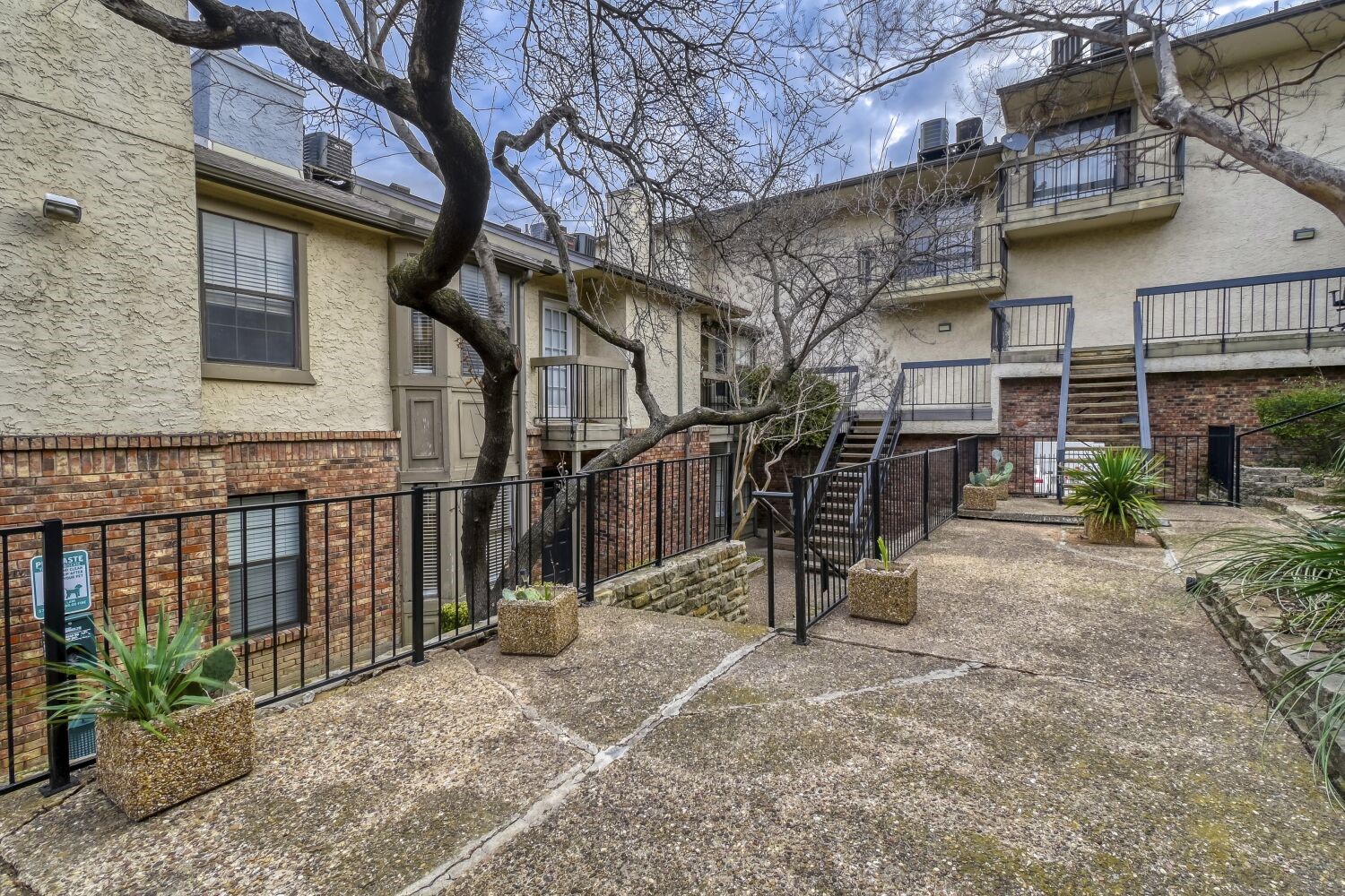 8750 Park Lane Dallas TX 75231
