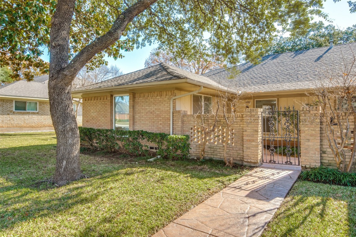 3742 Weeburn Drive Dallas TX 75229
