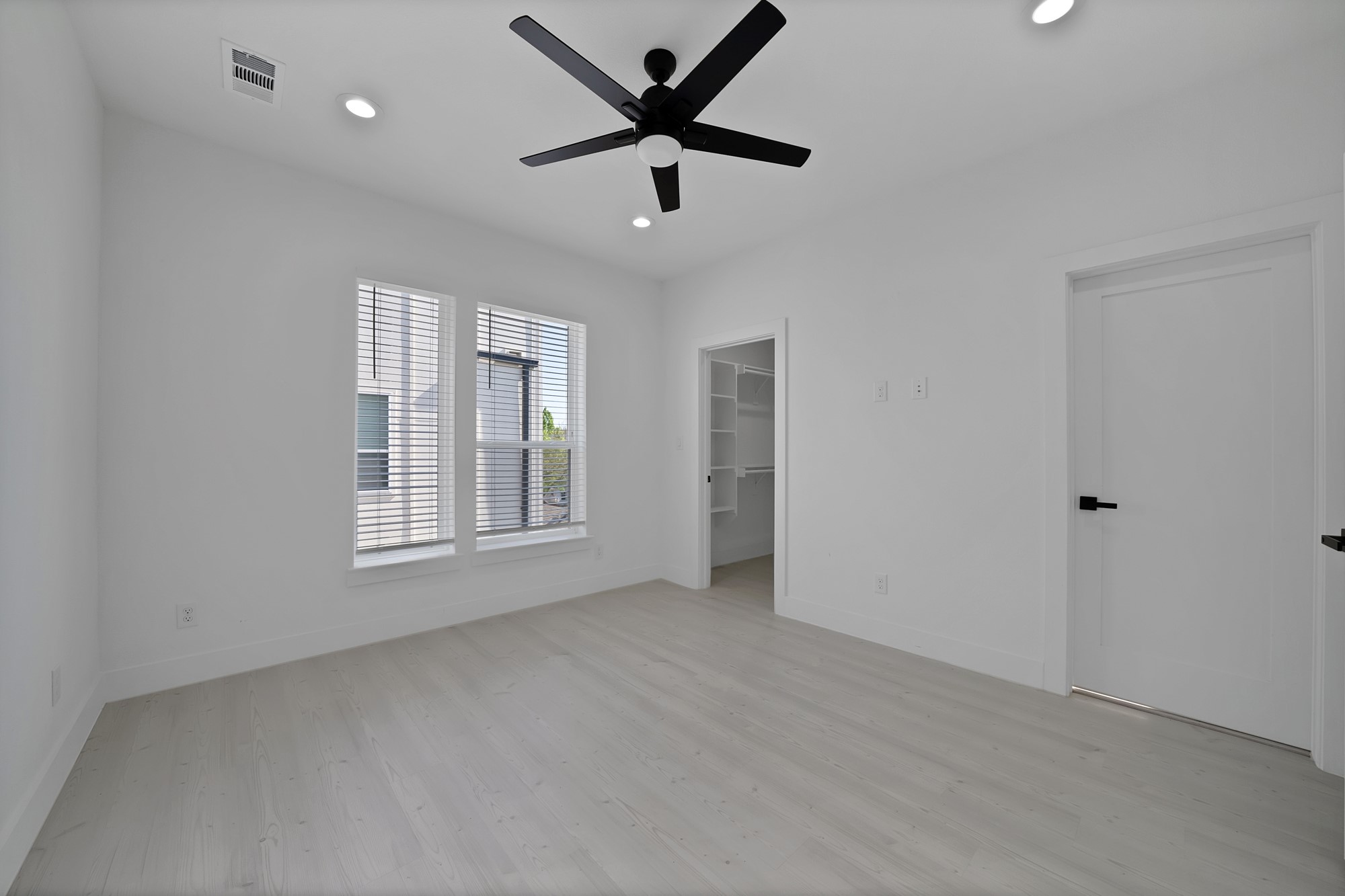 7207 Mohawk Drive Dallas TX 75235