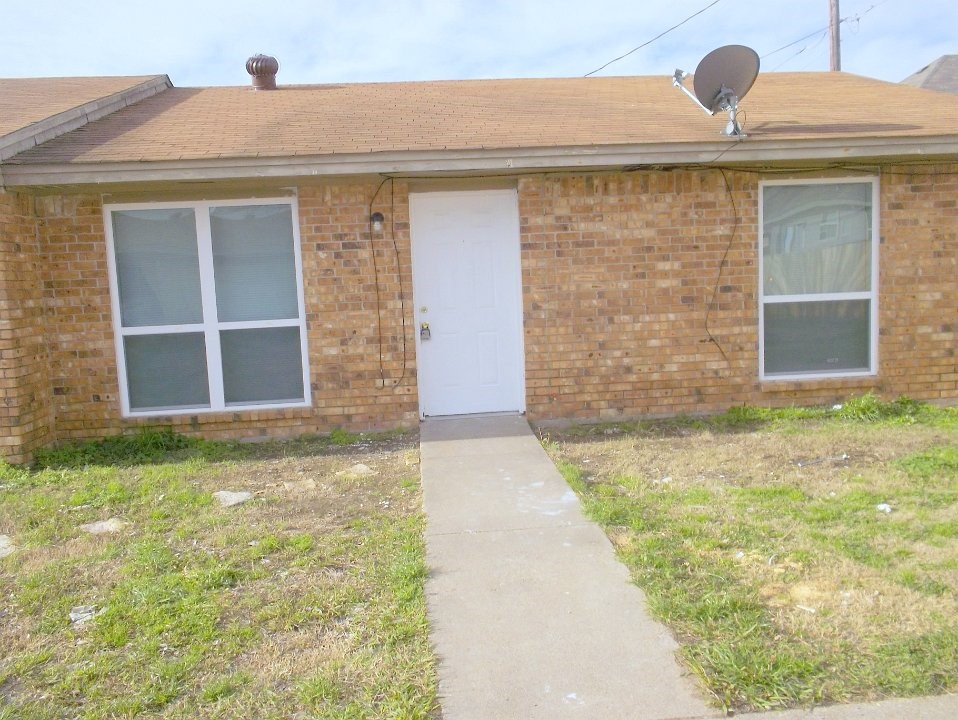 1502 Cardinal Drive Ennis TX 75119