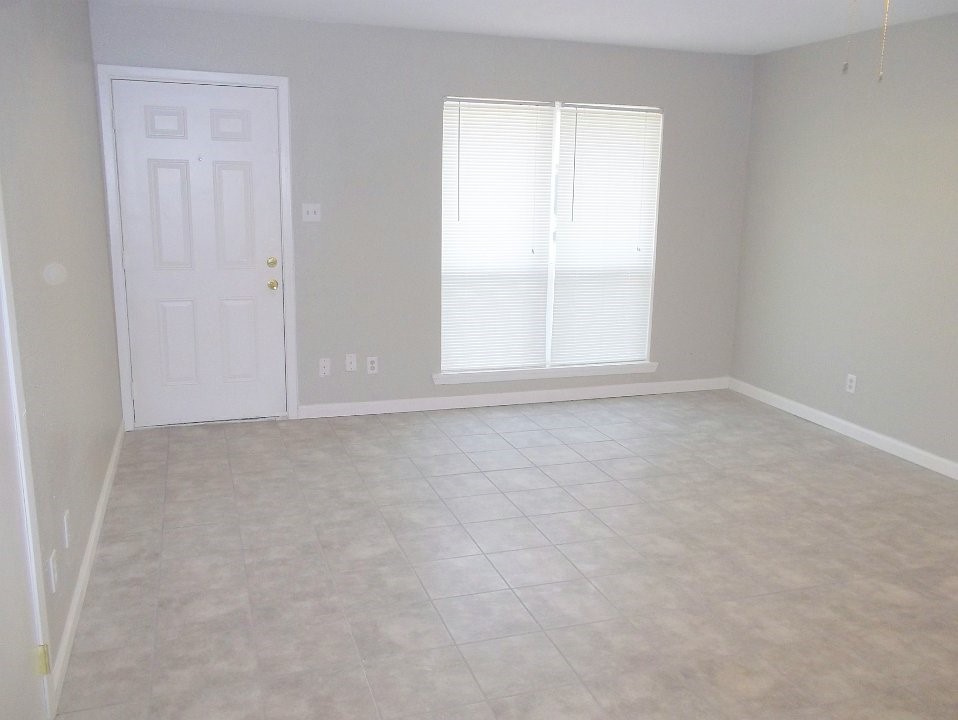 1502 Cardinal Drive Ennis TX 75119