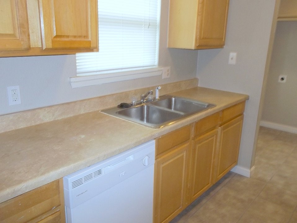 1502 Cardinal Drive Ennis TX 75119