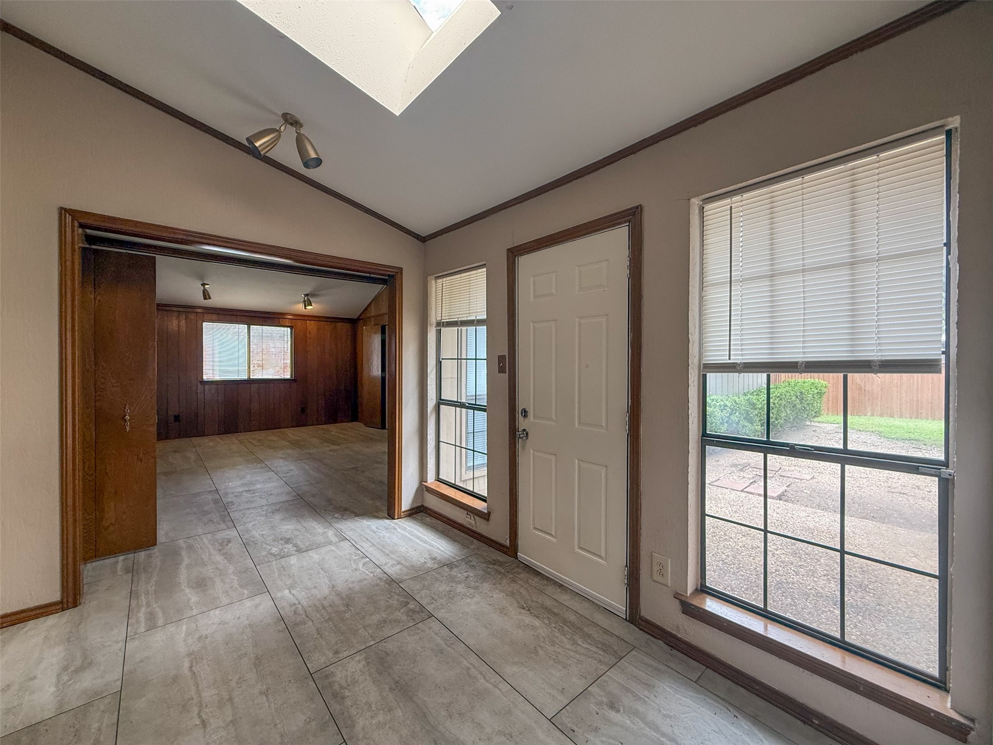 6643 Garlinghouse Lane Dallas TX 75252