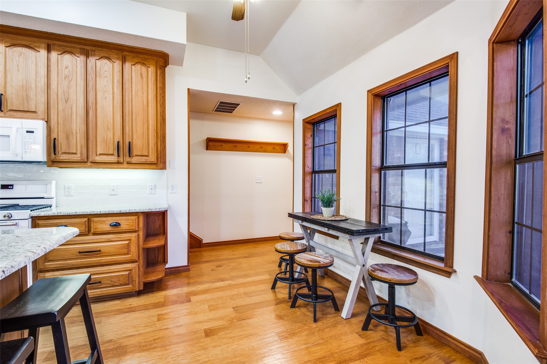 4920 Glen Oaks Circle Aubrey TX 76227
