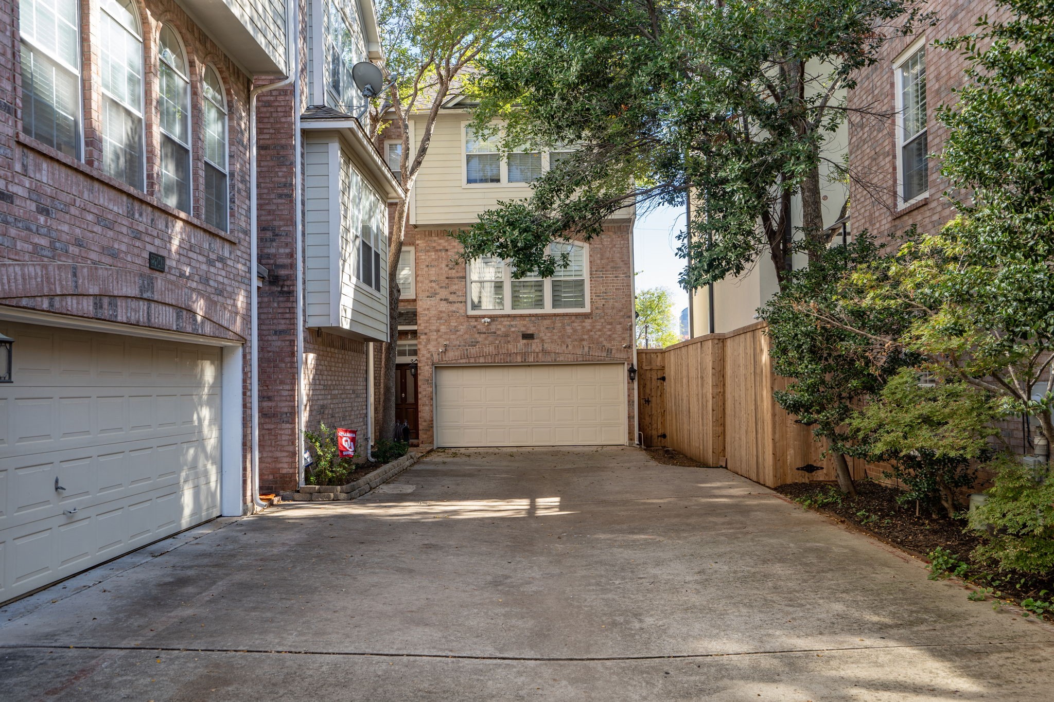 2704 Welborn Street Dallas TX 75219