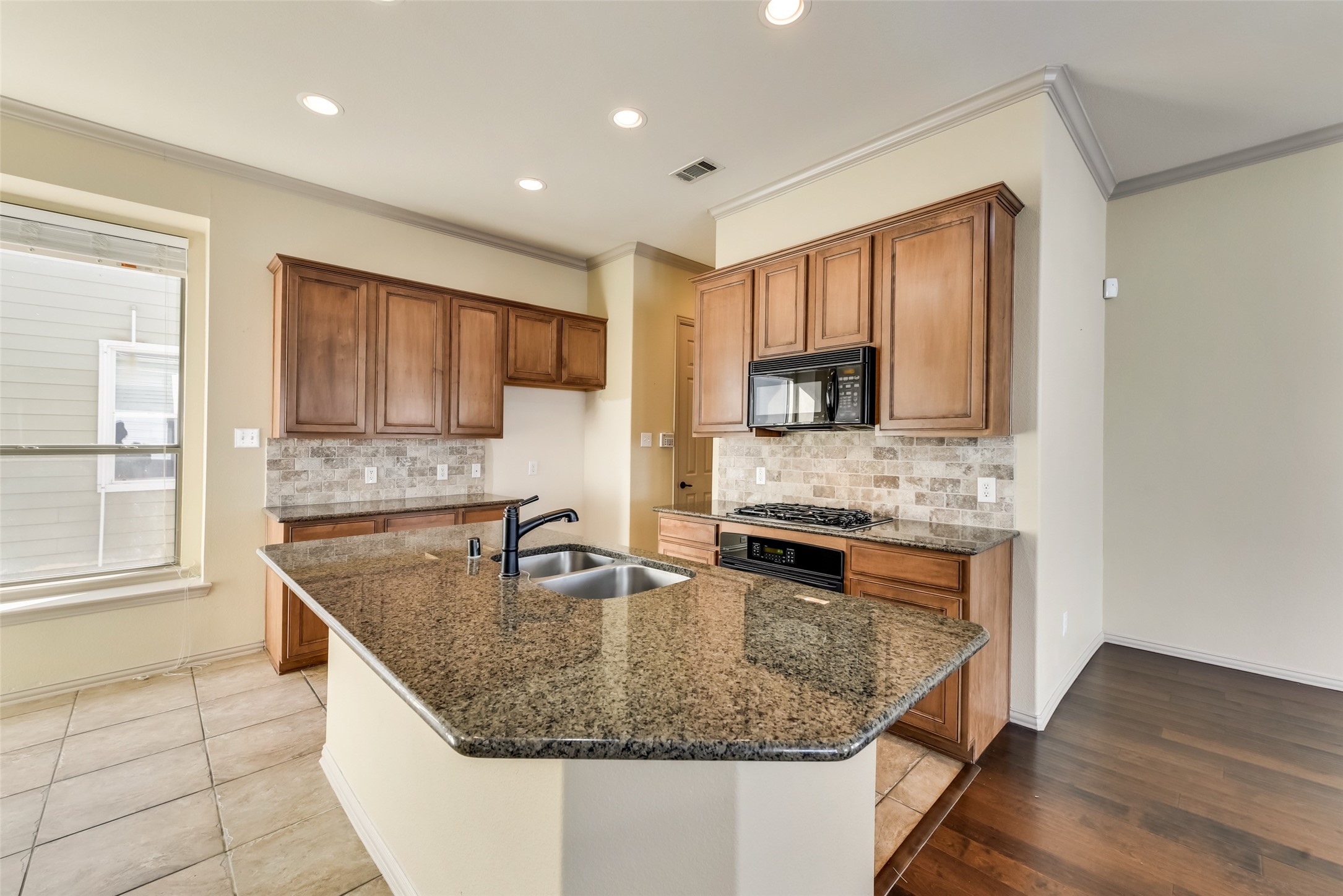 1152 Spanish Moss Drive Savannah TX 76227