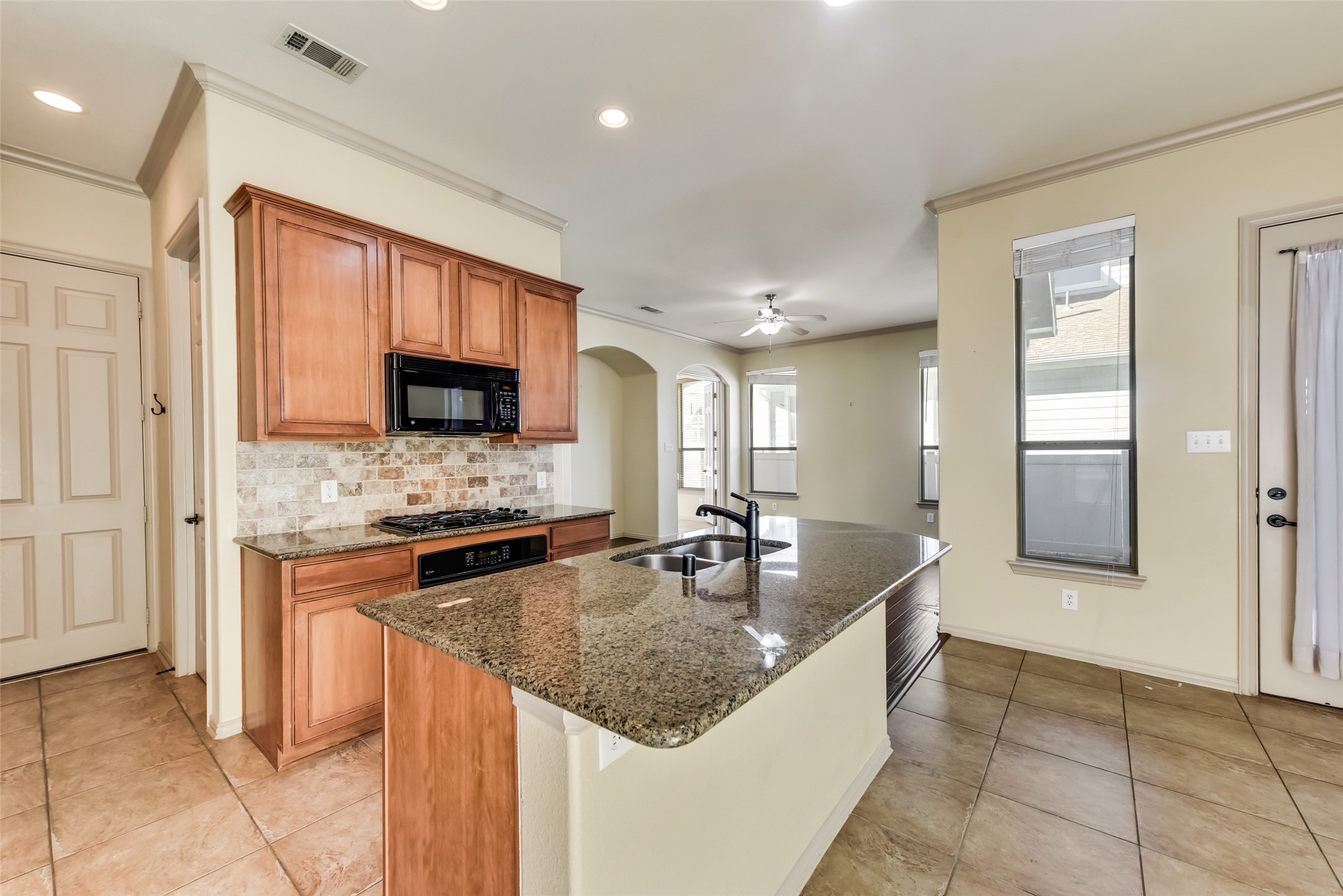 1152 Spanish Moss Drive Savannah TX 76227