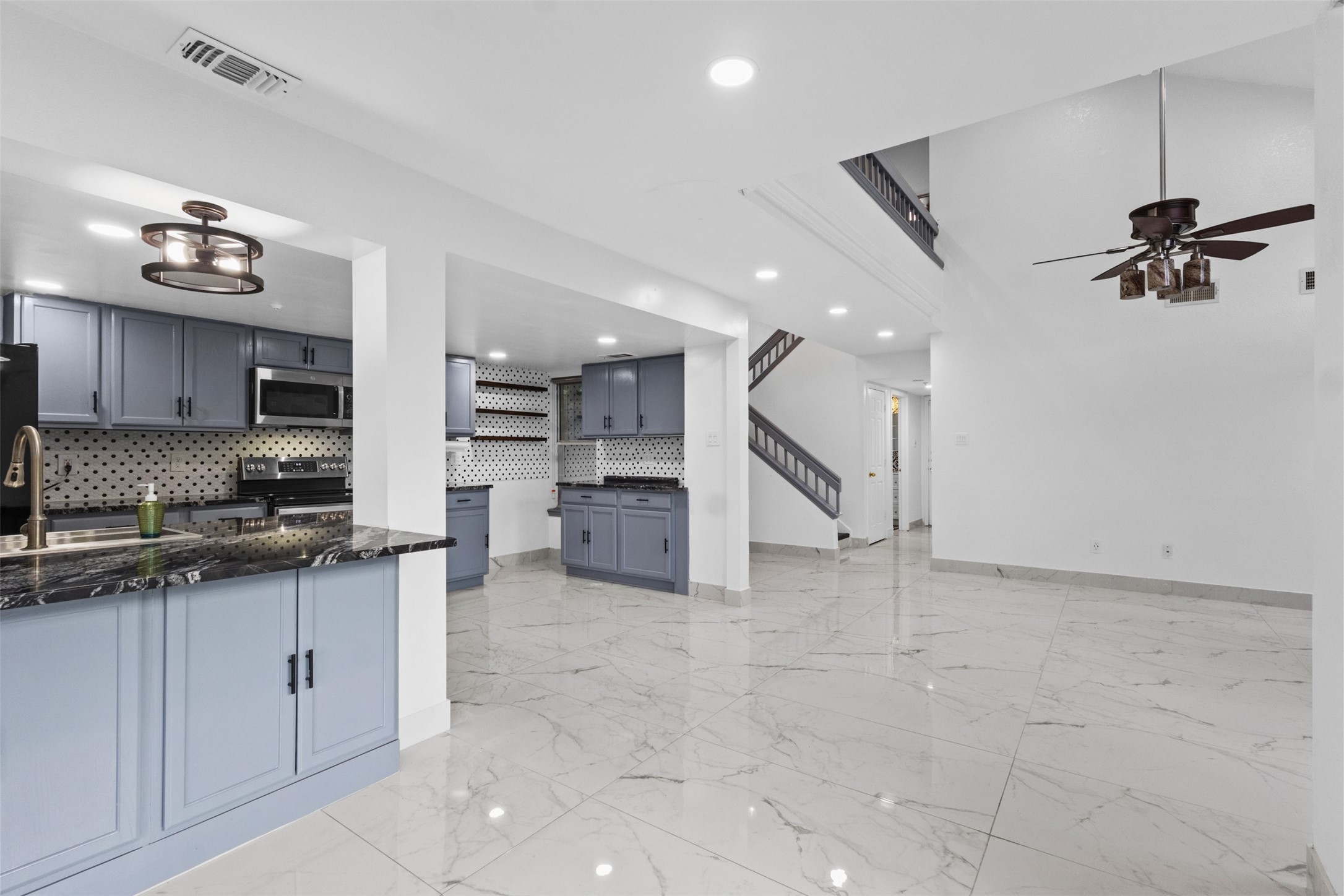 9428 Penny Lane Irving TX 75063