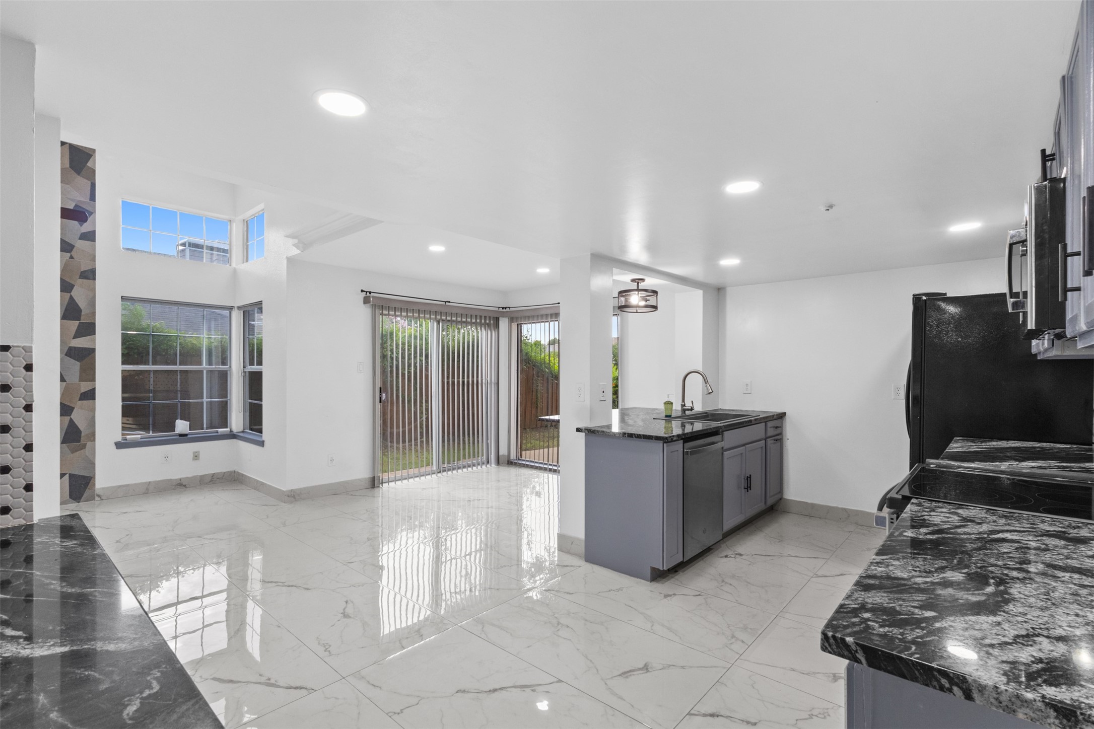 9428 Penny Lane Irving TX 75063