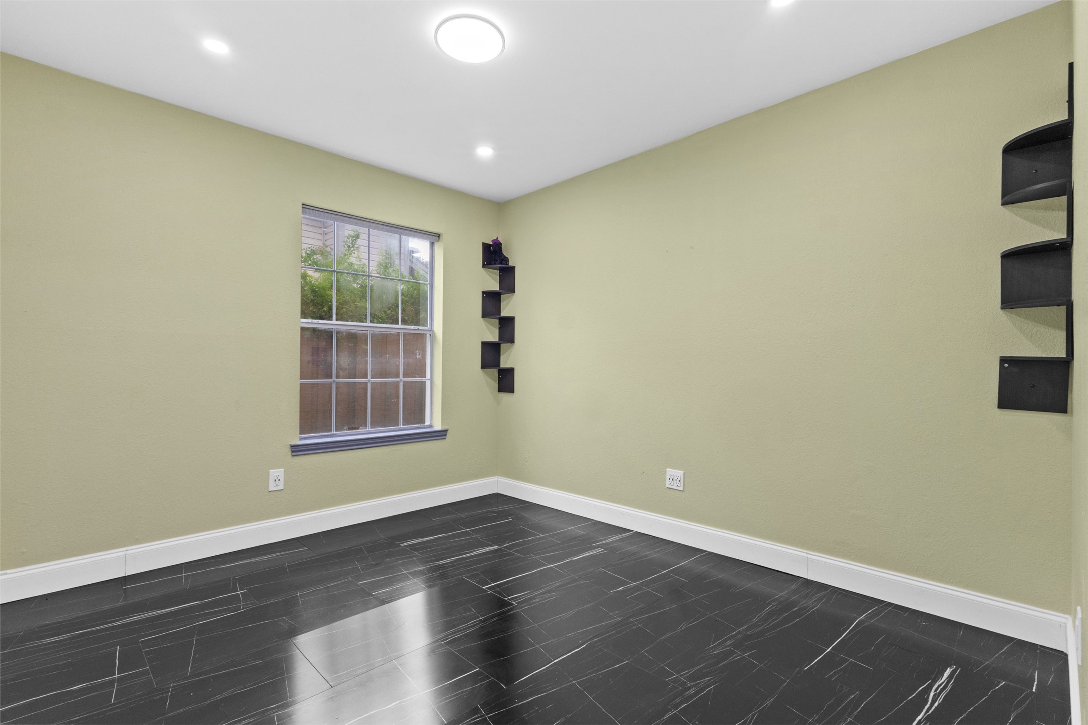 9428 Penny Lane Irving TX 75063