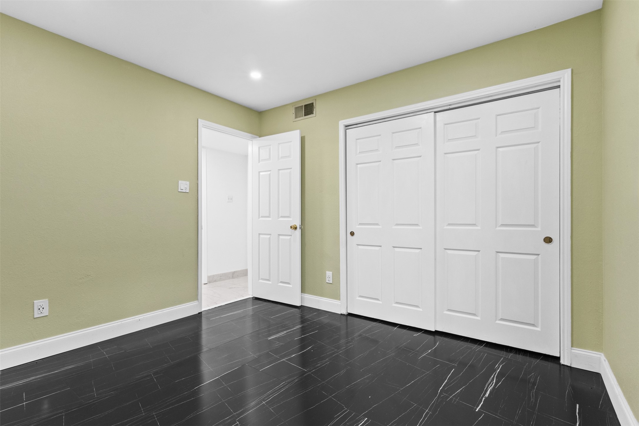 9428 Penny Lane Irving TX 75063