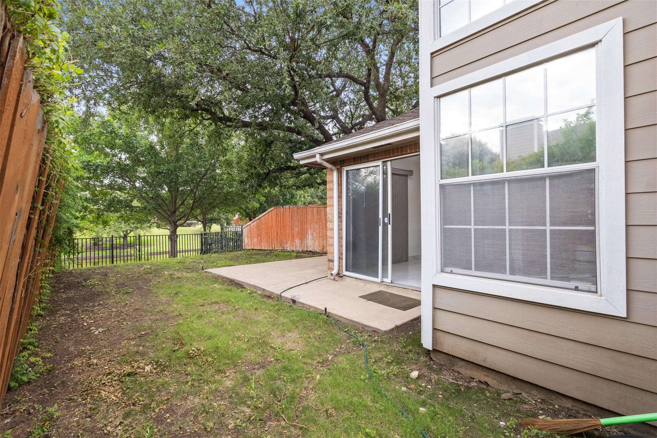 9428 Penny Lane Irving TX 75063