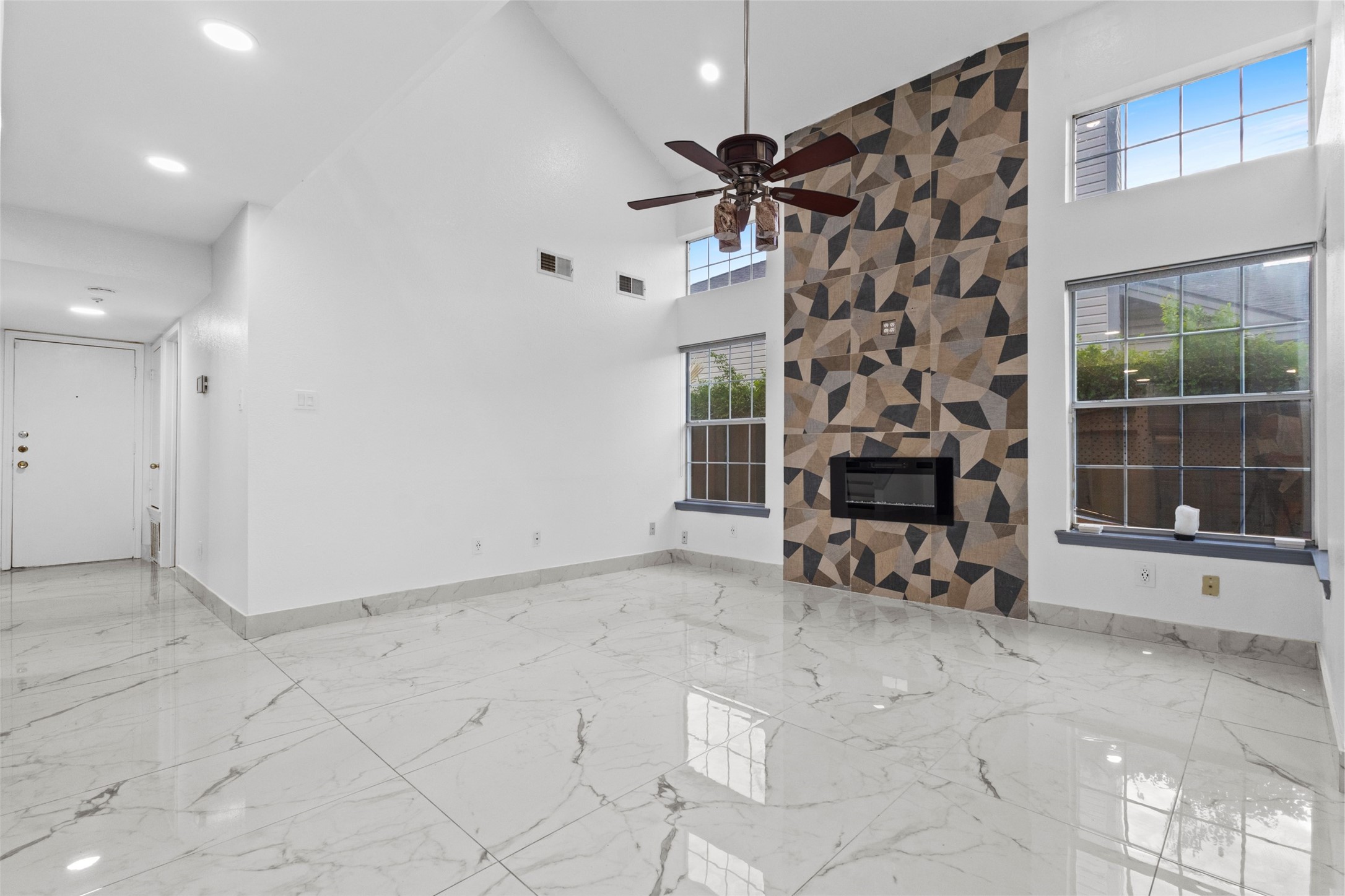 9428 Penny Lane Irving TX 75063