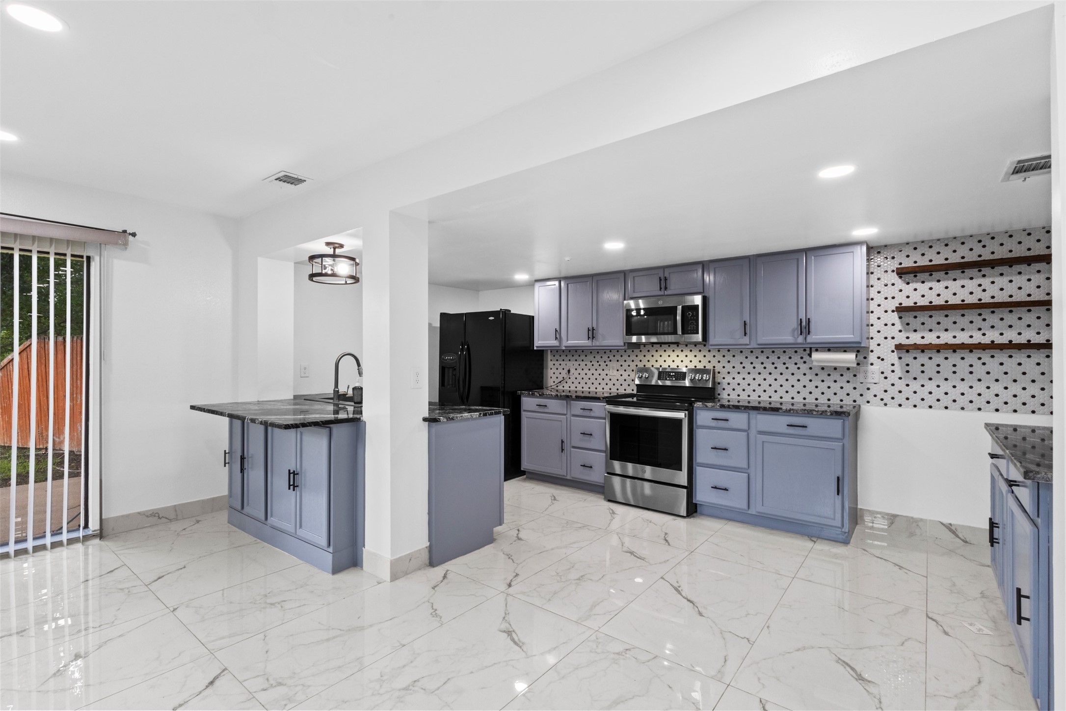 9428 Penny Lane Irving TX 75063