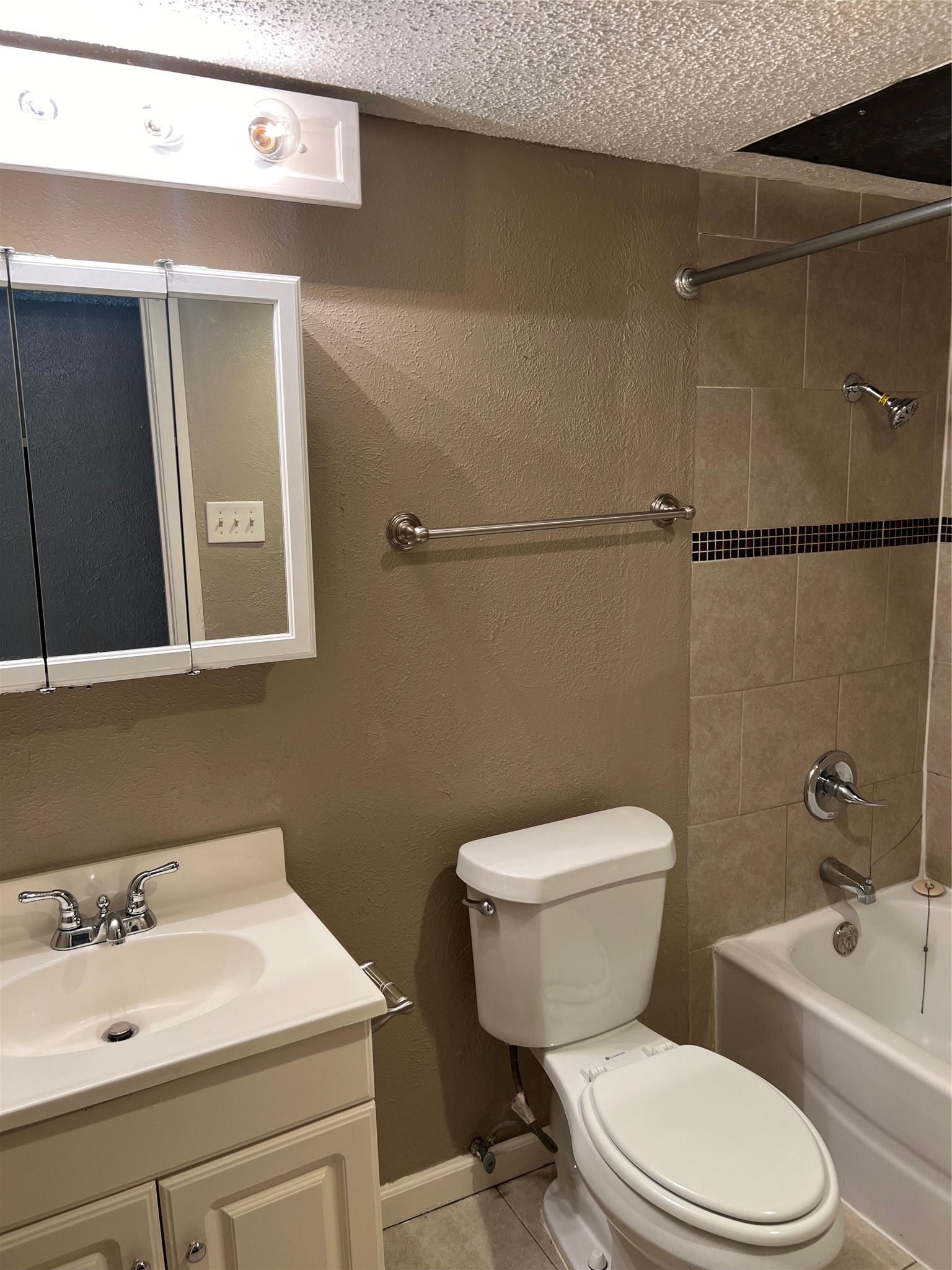 1910 Whiteoak Drive Garland TX 75040