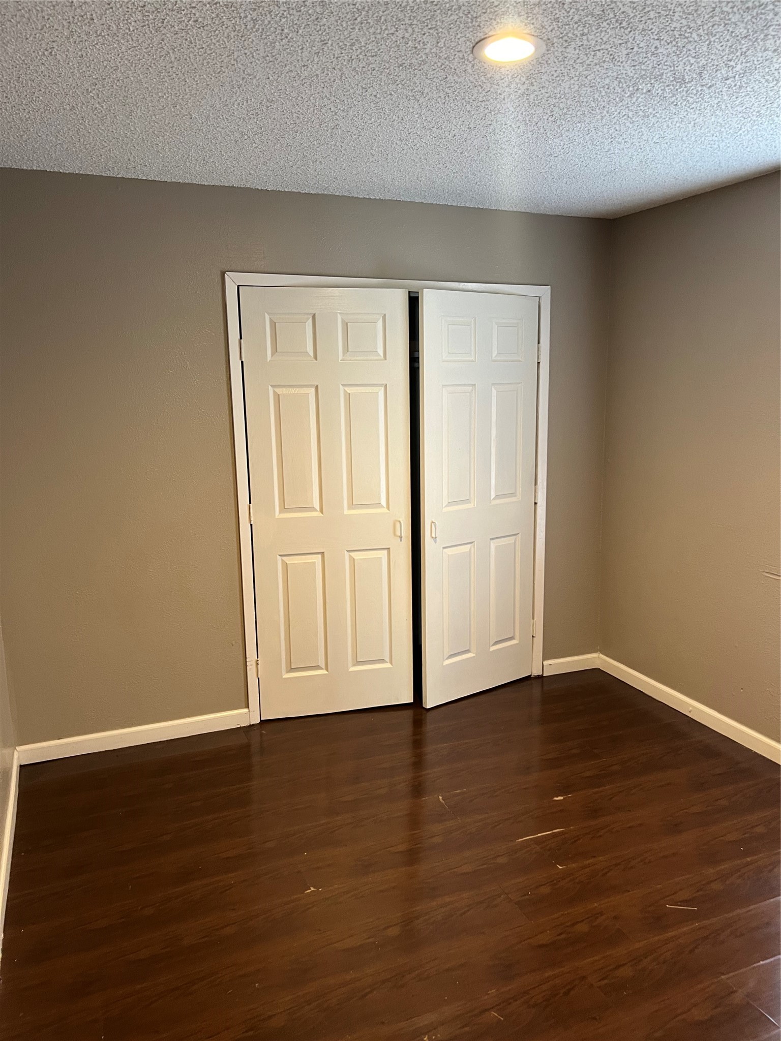 1910 Whiteoak Drive Garland TX 75040