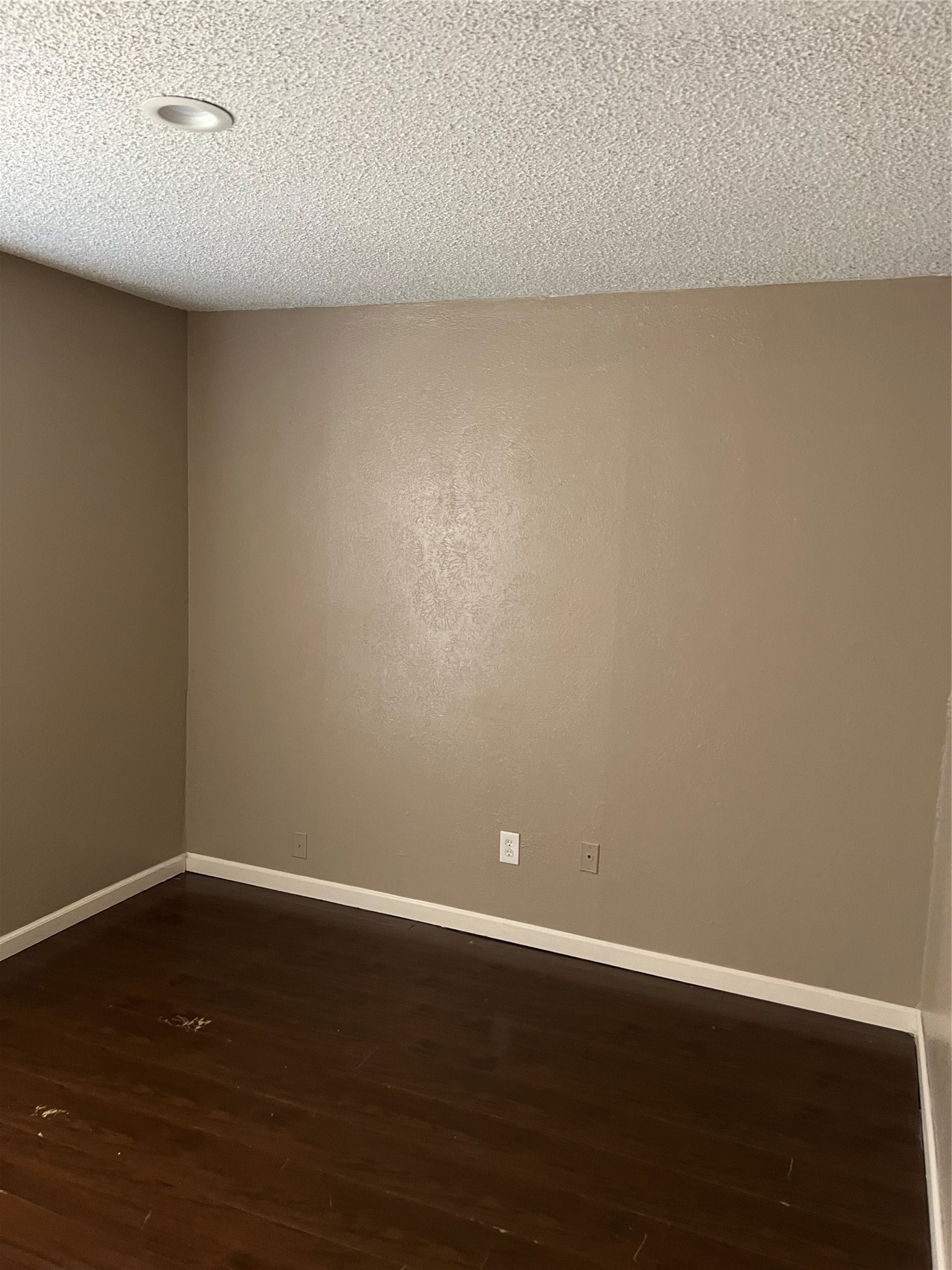 1910 Whiteoak Drive Garland TX 75040