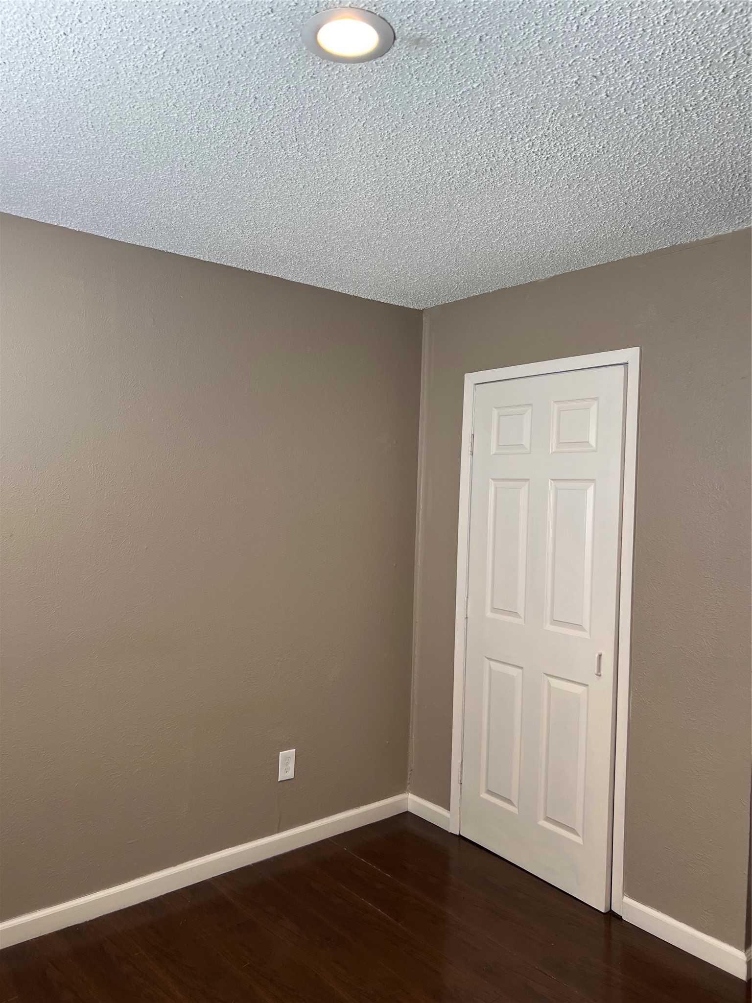1910 Whiteoak Drive Garland TX 75040