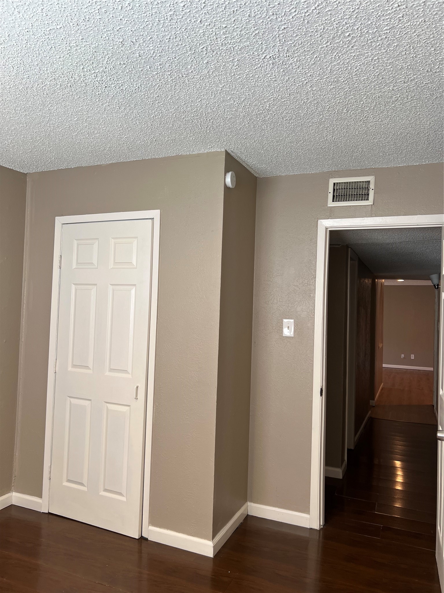 1910 Whiteoak Drive Garland TX 75040