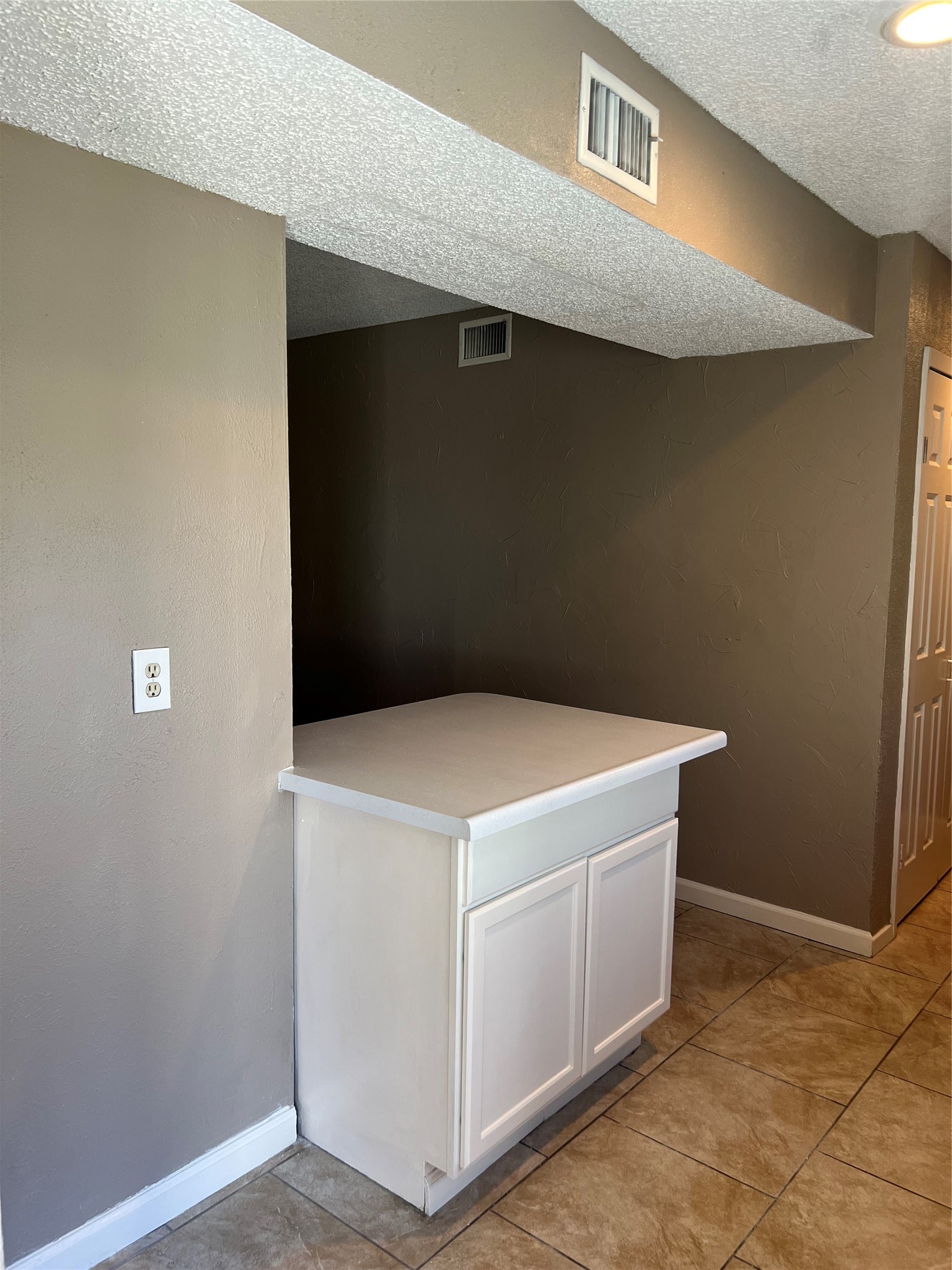 1910 Whiteoak Drive Garland TX 75040