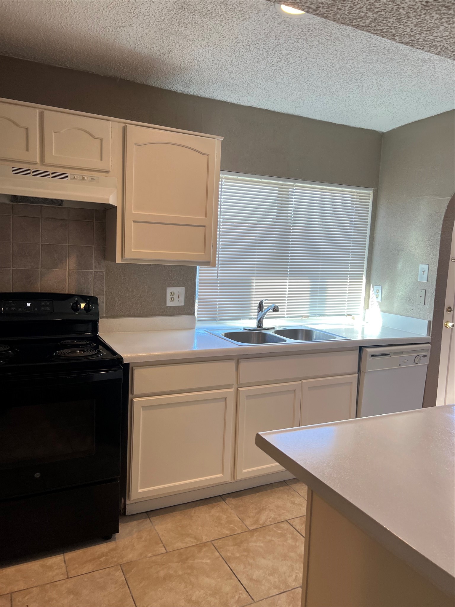 1910 Whiteoak Drive Garland TX 75040