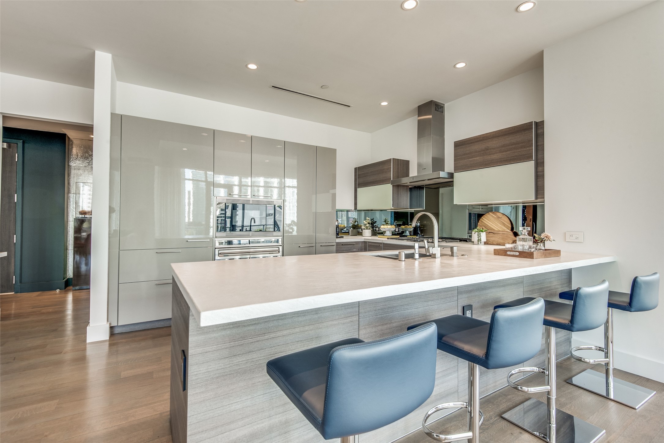 2025 Woodall Rodgers Freeway Dallas TX 75201
