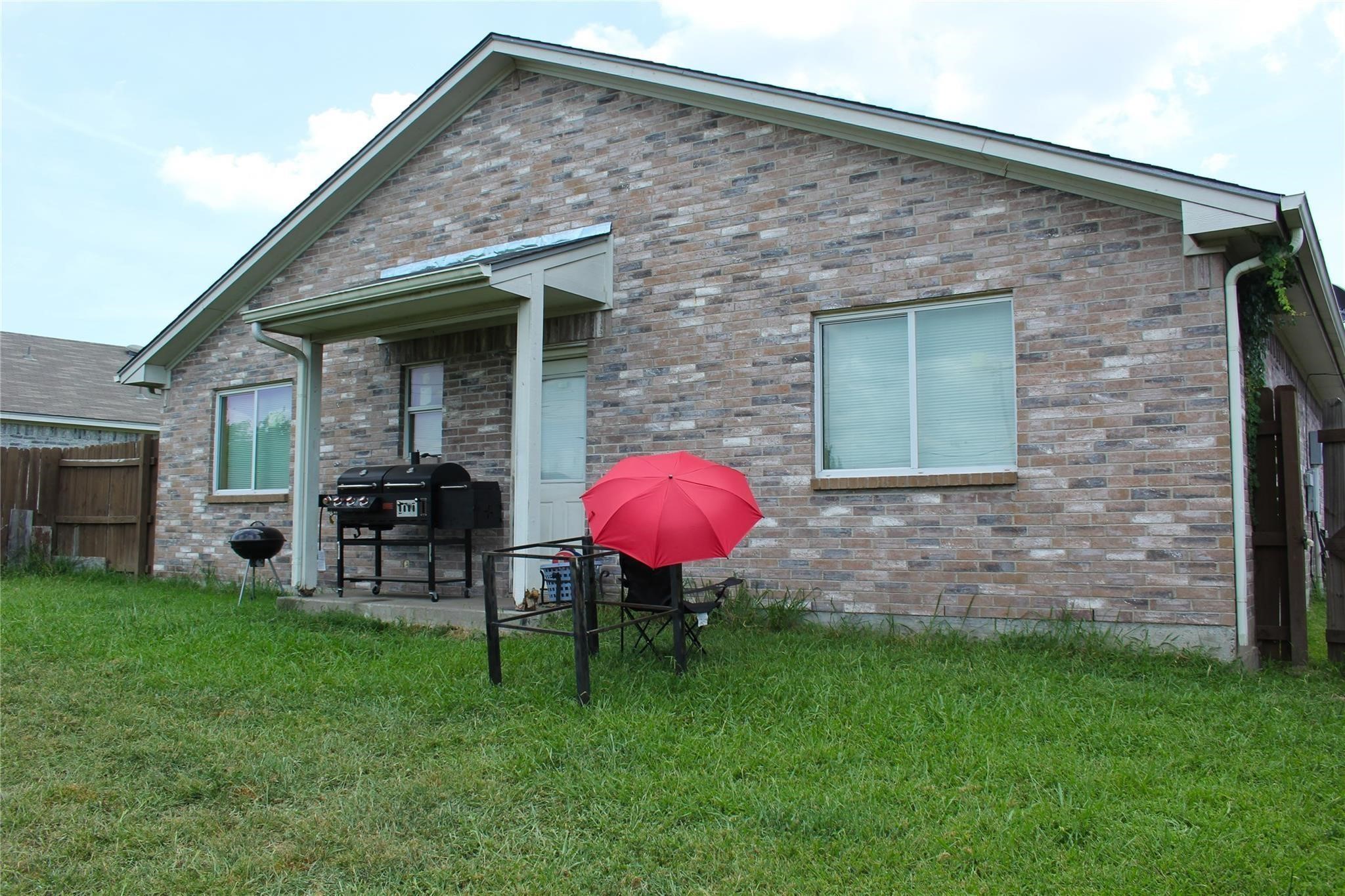 1710 Manor Garden Greenville TX 75401