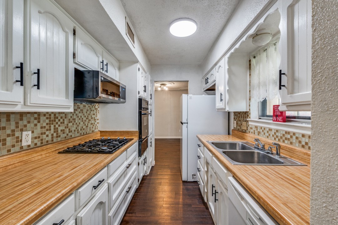 6917 Bennington Drive Watauga TX 76148