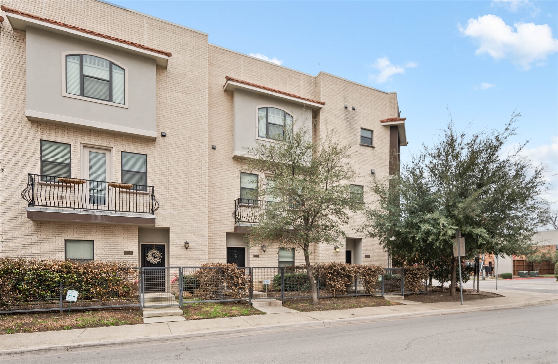 3142 Ross Avenue Dallas TX 75204