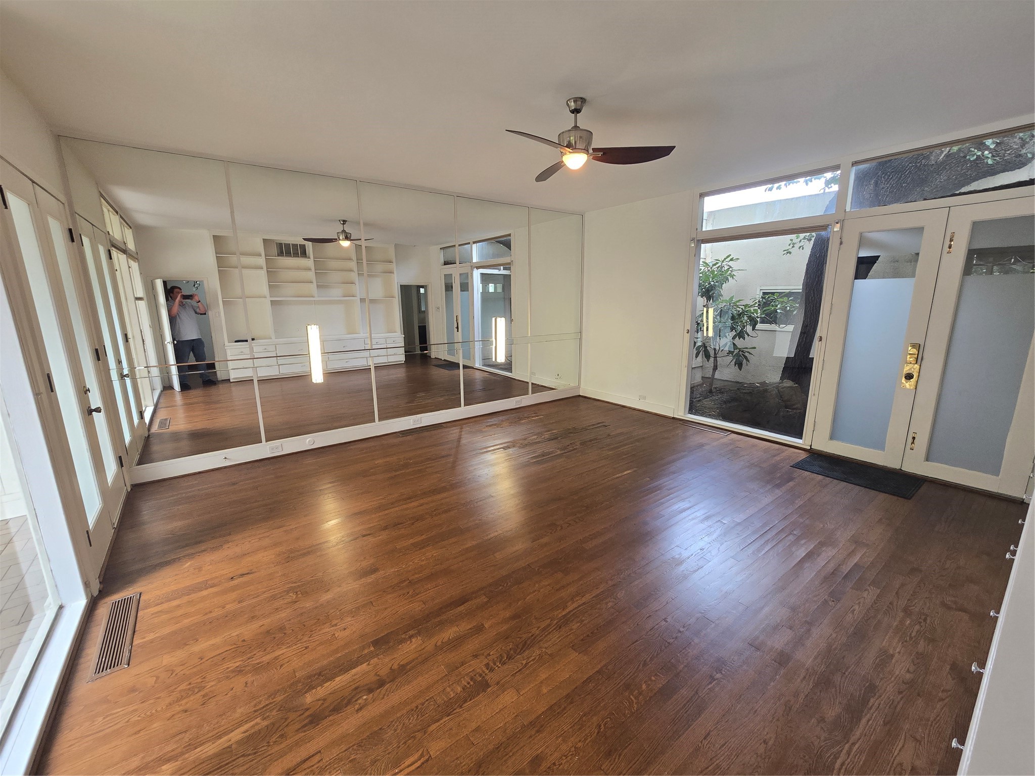 6434 Southpoint Drive Dallas TX 75248