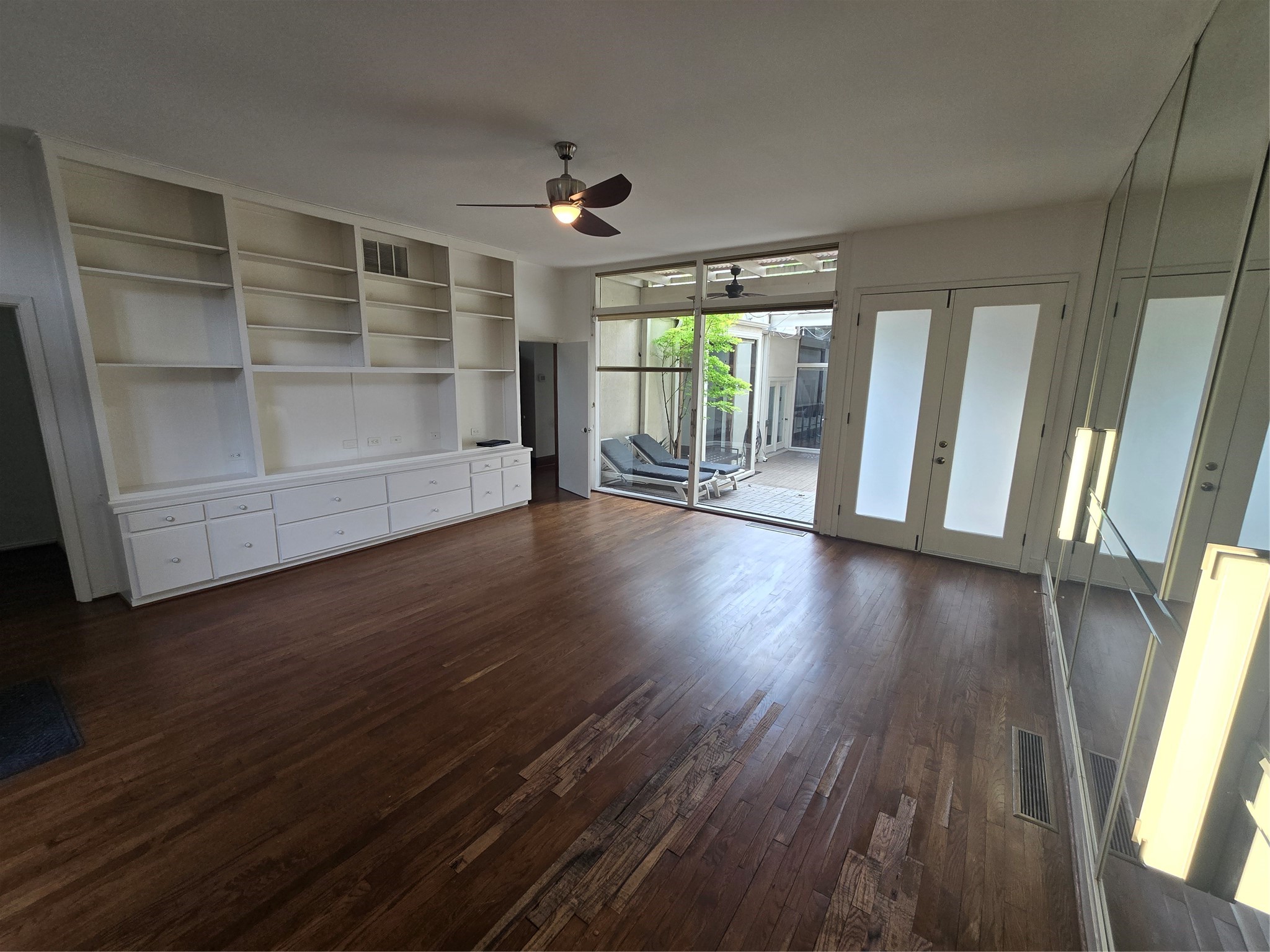 6434 Southpoint Drive Dallas TX 75248