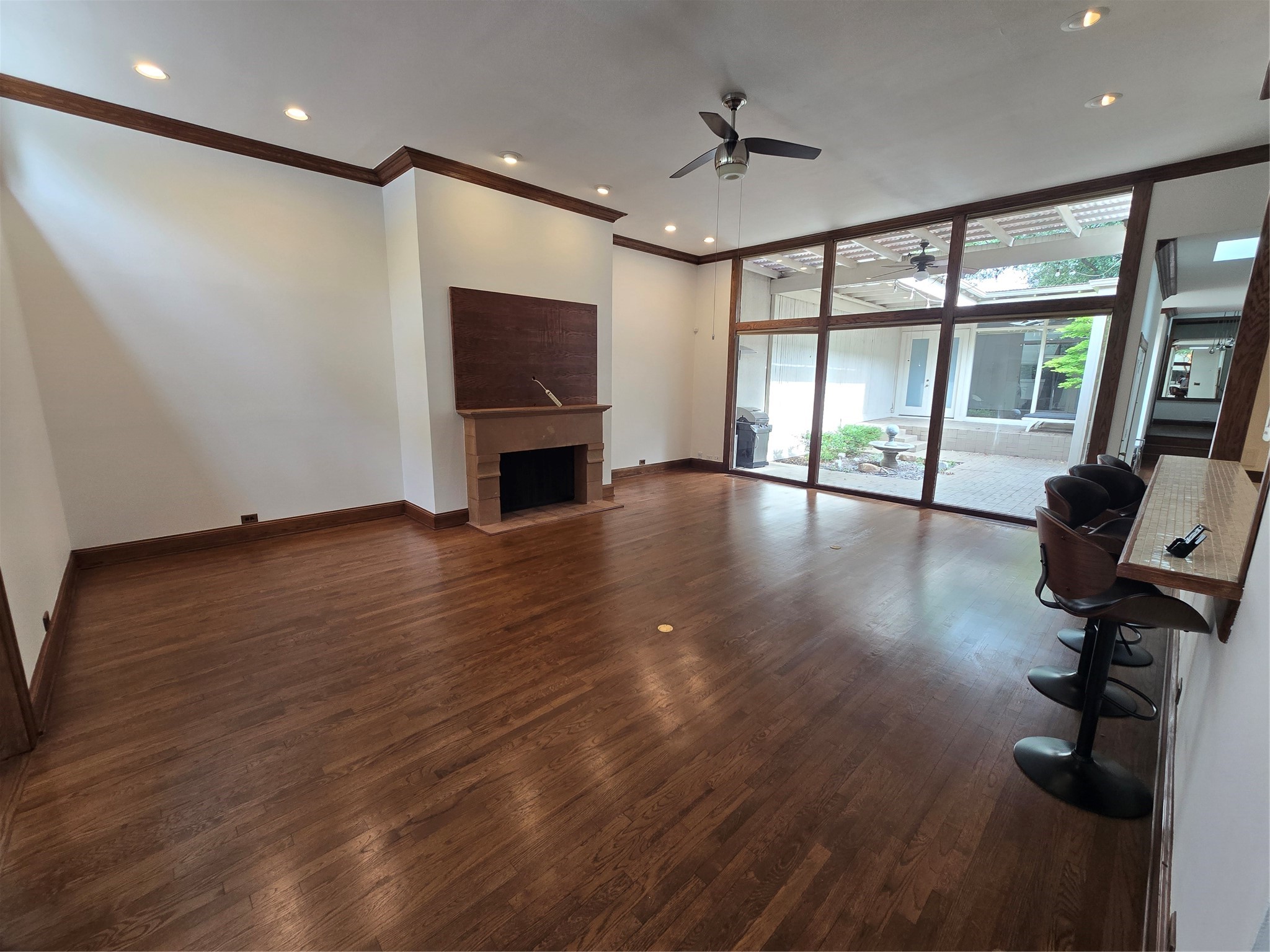 6434 Southpoint Drive Dallas TX 75248