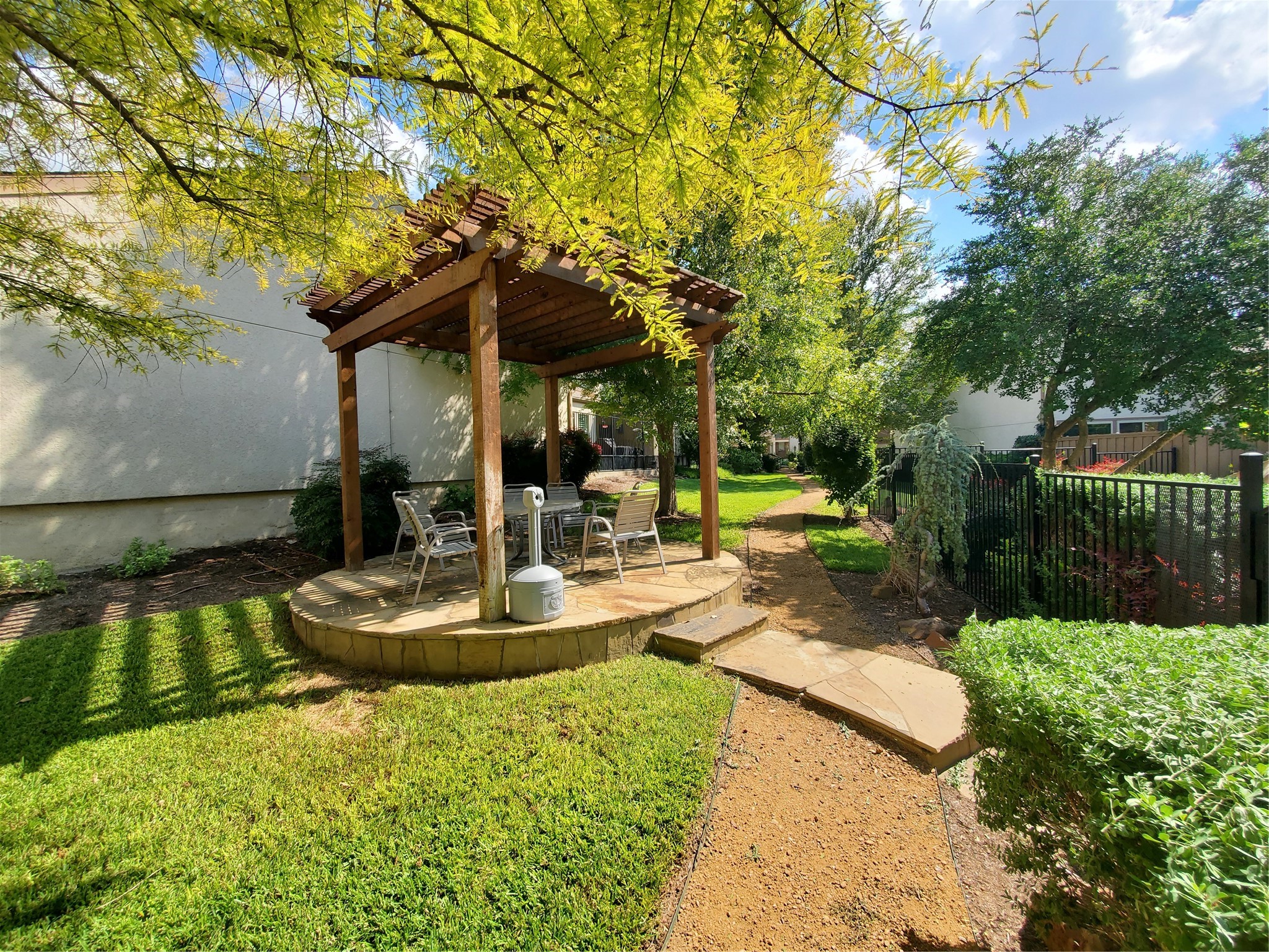 6434 Southpoint Drive Dallas TX 75248