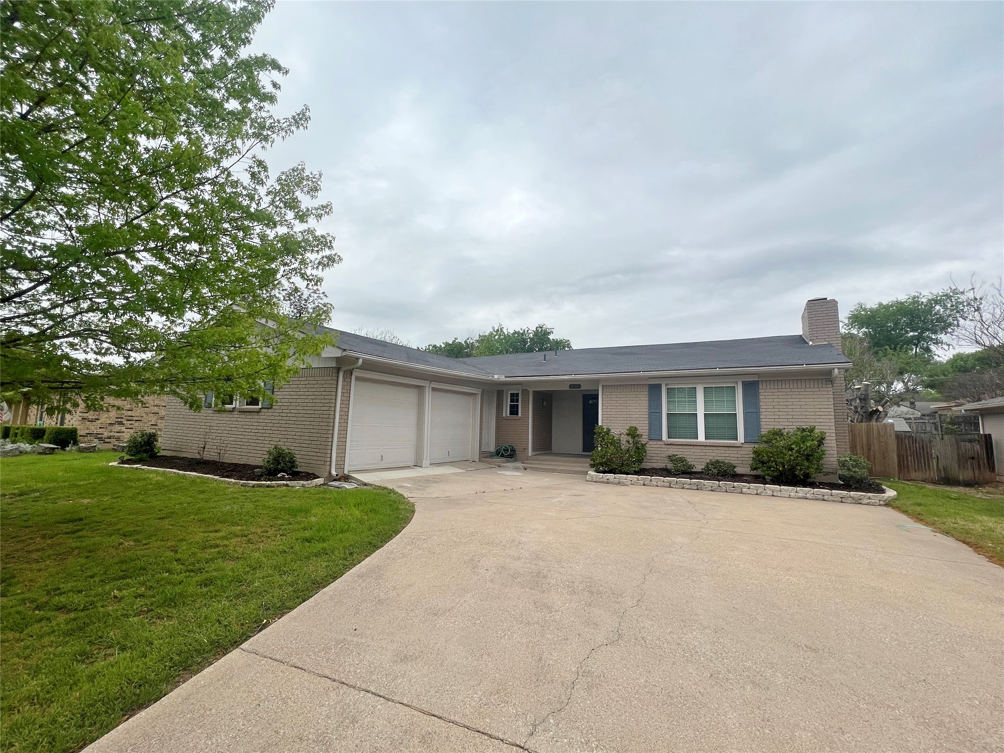 1617 Edge Hill Road Benbrook TX 76126