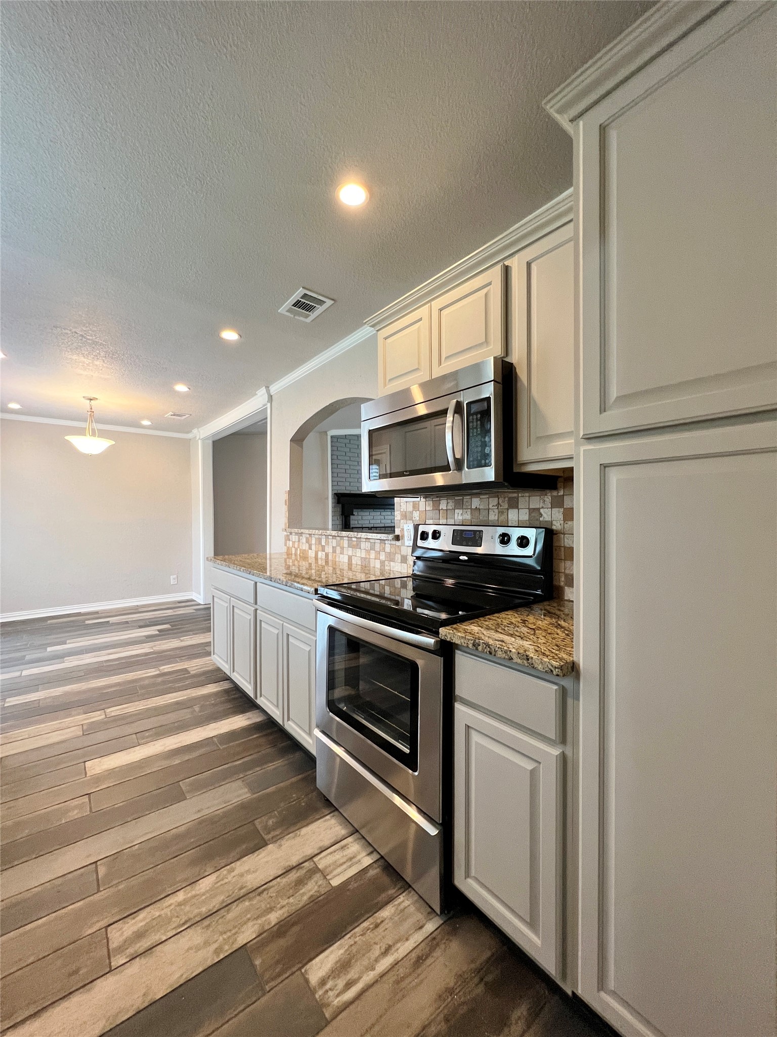 1617 Edge Hill Road Benbrook TX 76126