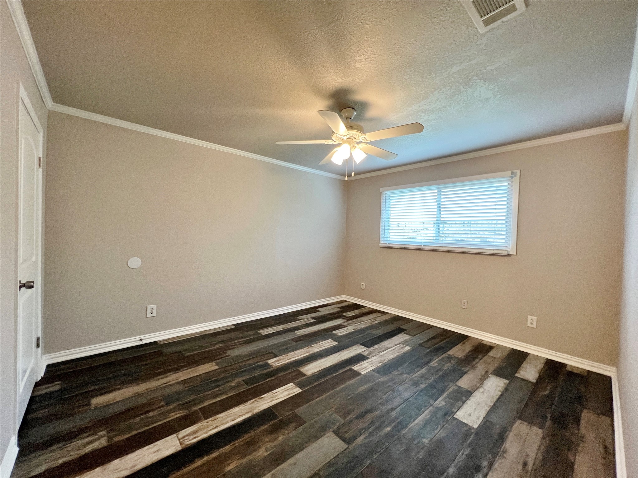 1617 Edge Hill Road Benbrook TX 76126