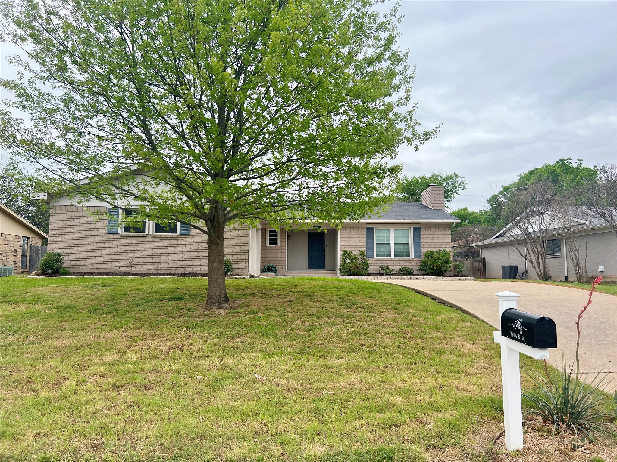 1617 Edge Hill Road Benbrook TX 76126