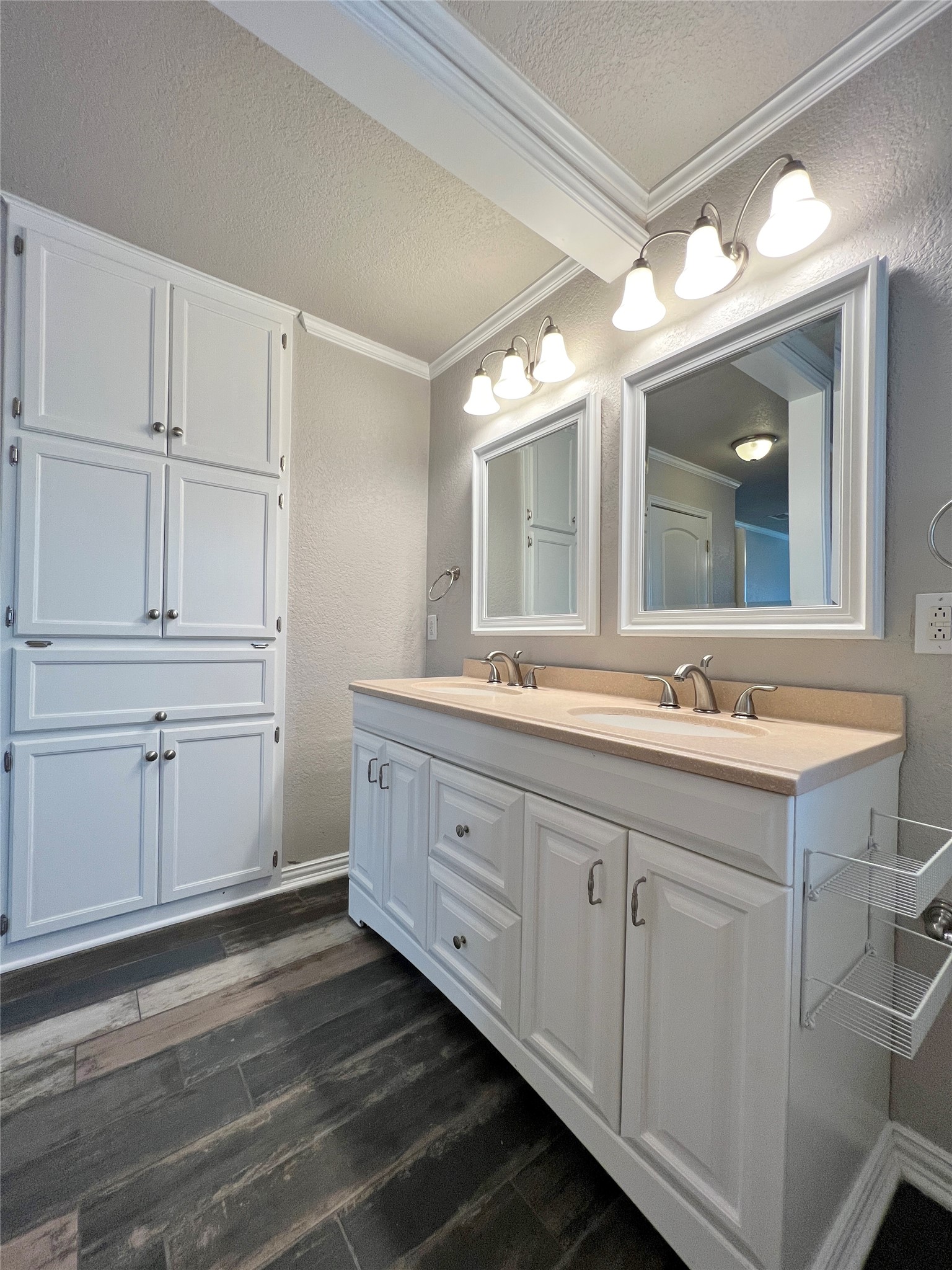 1617 Edge Hill Road Benbrook TX 76126