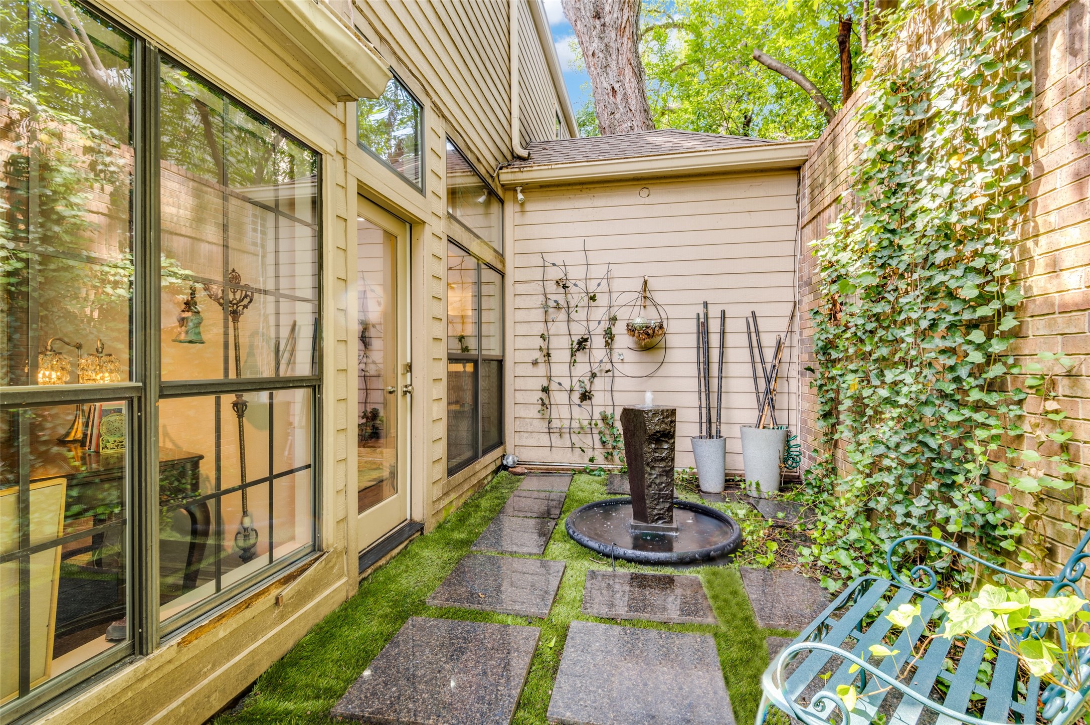 6908 Hillpark Drive Dallas TX 75230