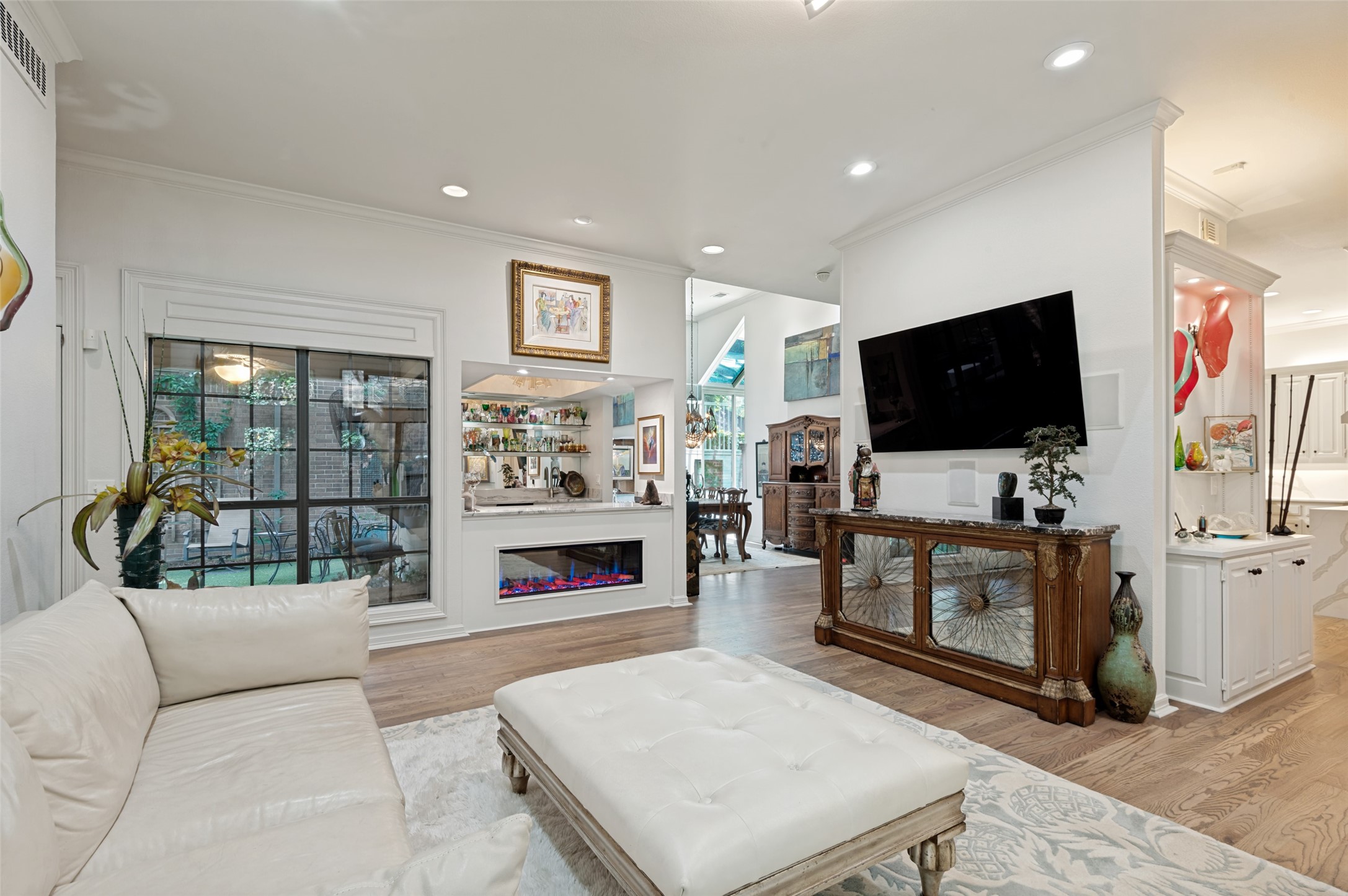 6908 Hillpark Drive Dallas TX 75230