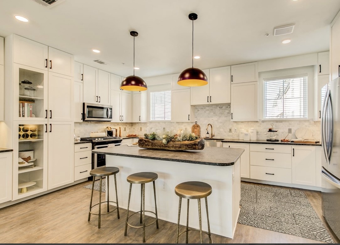 12001 Inwood Road Dallas TX 75244