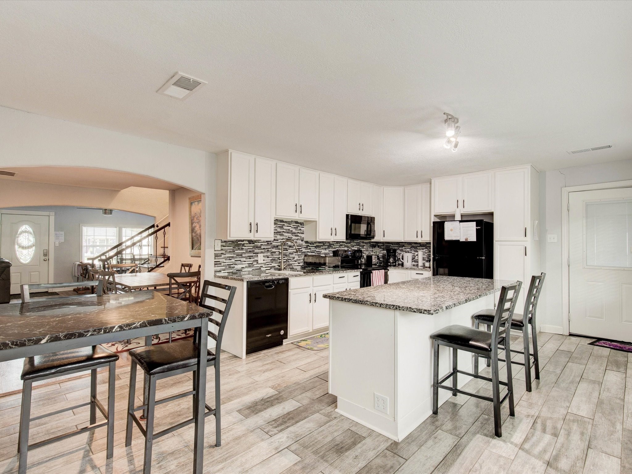 2801 W Biddison Street Fort Worth TX 76109