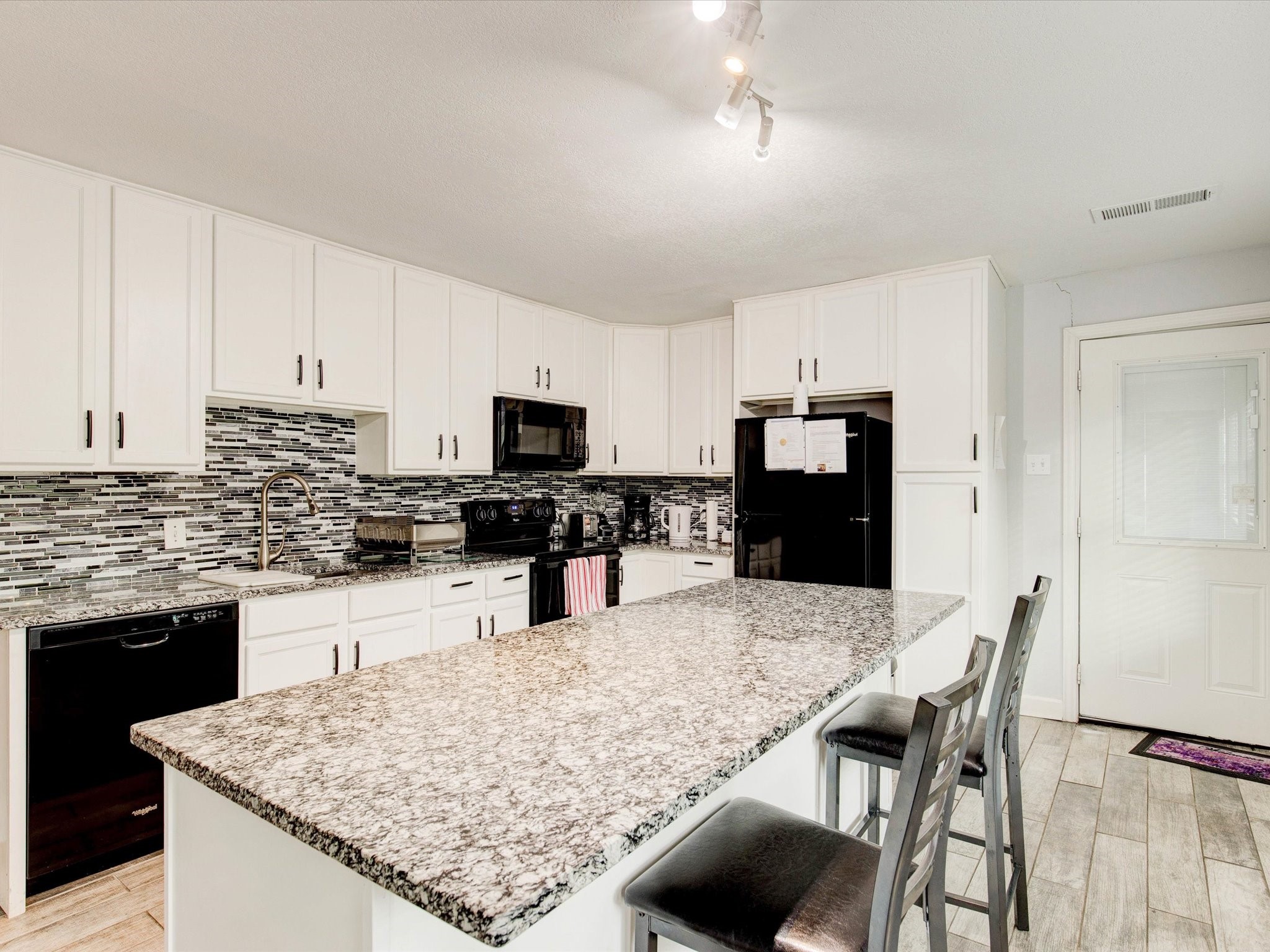 2801 W Biddison Street Fort Worth TX 76109