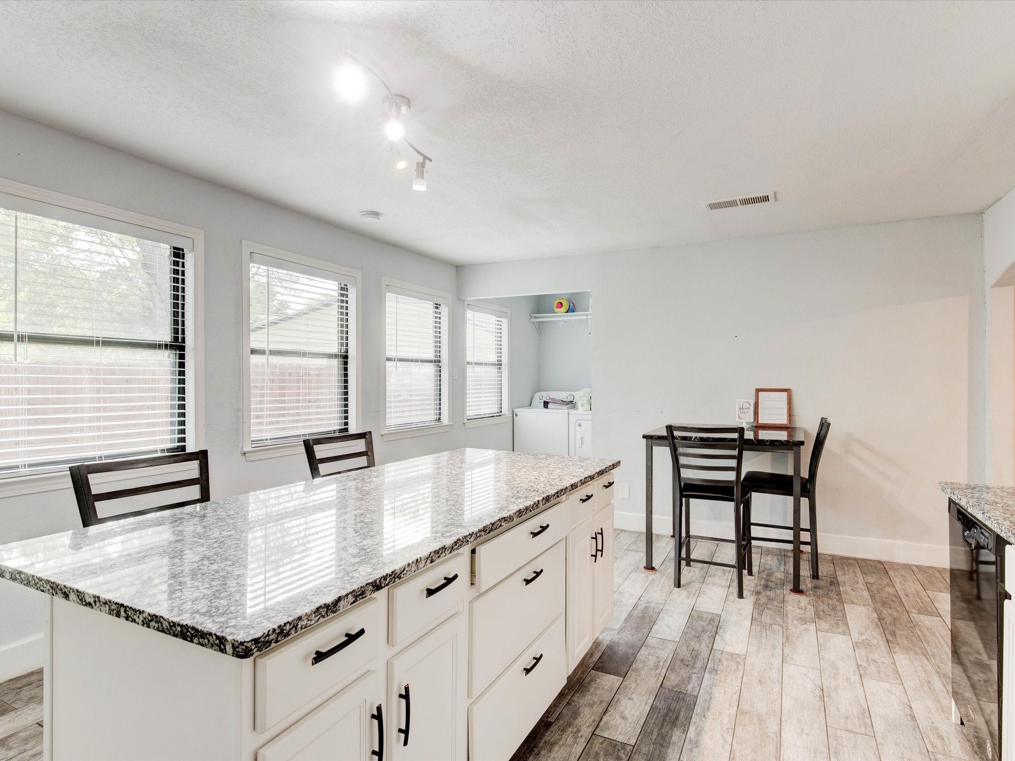 2801 W Biddison Street Fort Worth TX 76109