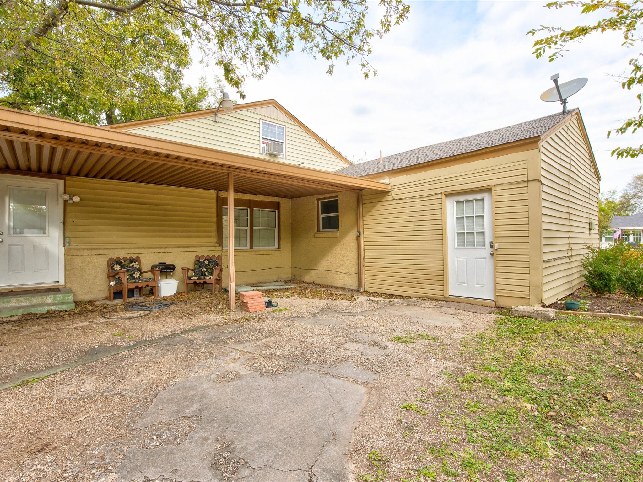 2801 W Biddison Street Fort Worth TX 76109
