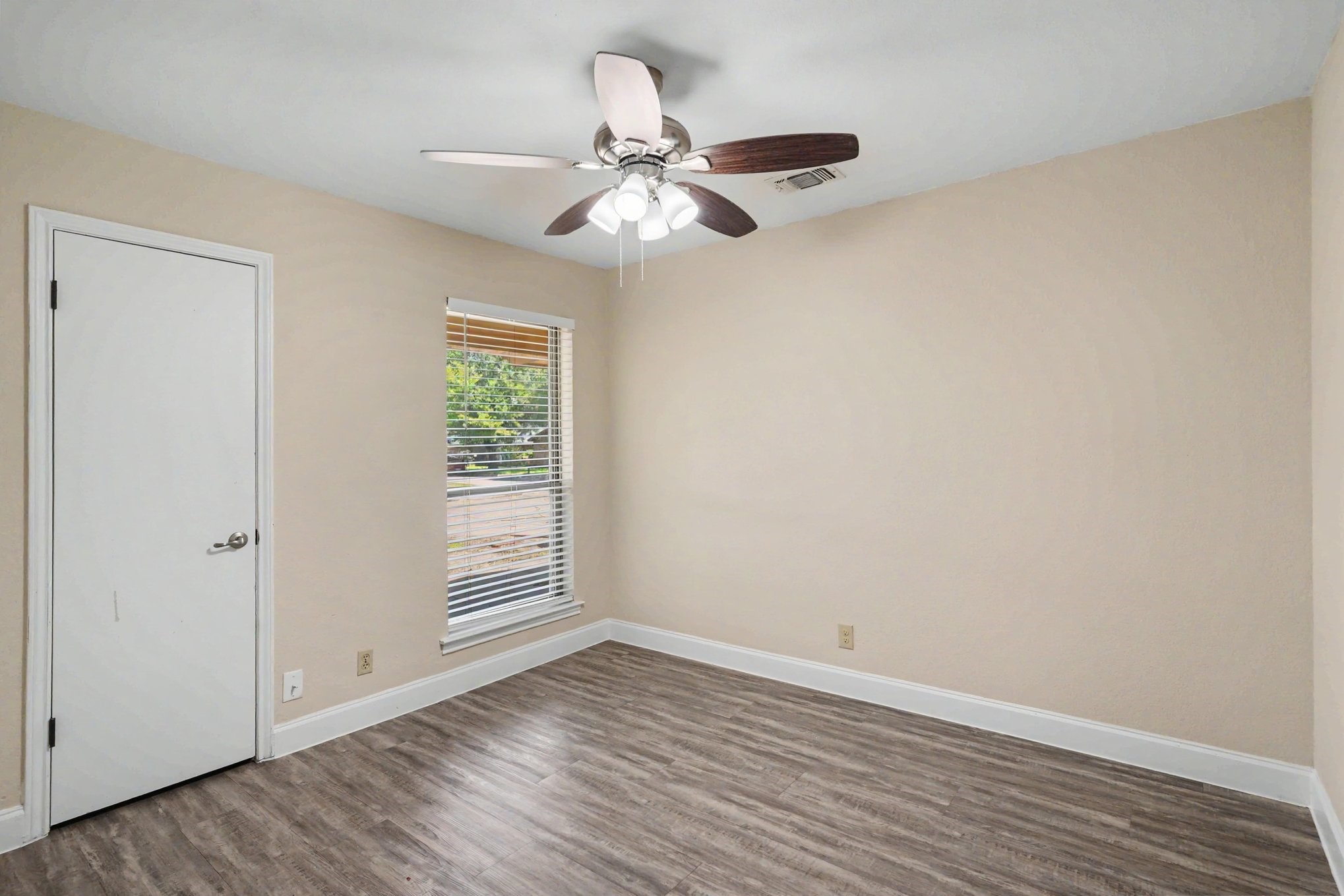 2701 Whitehurst Drive Fort Worth TX 76133